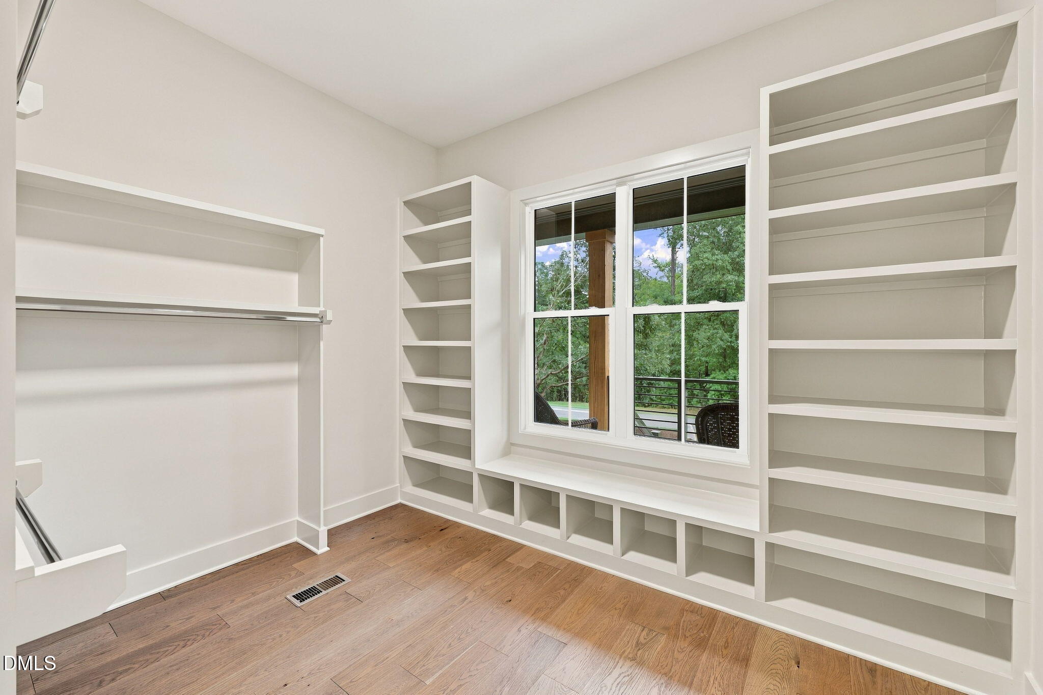 1121 Dovefield Lane