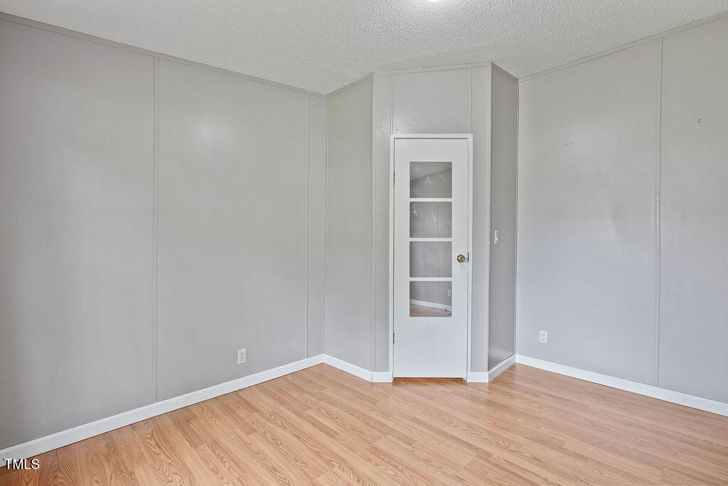 579 Lakerun Drive