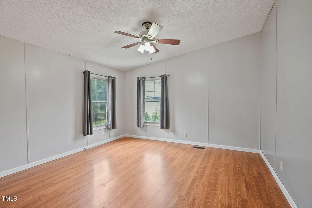 579 Lakerun Drive