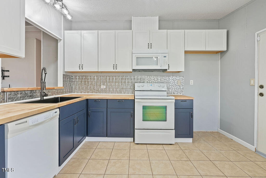 579 Lakerun Drive