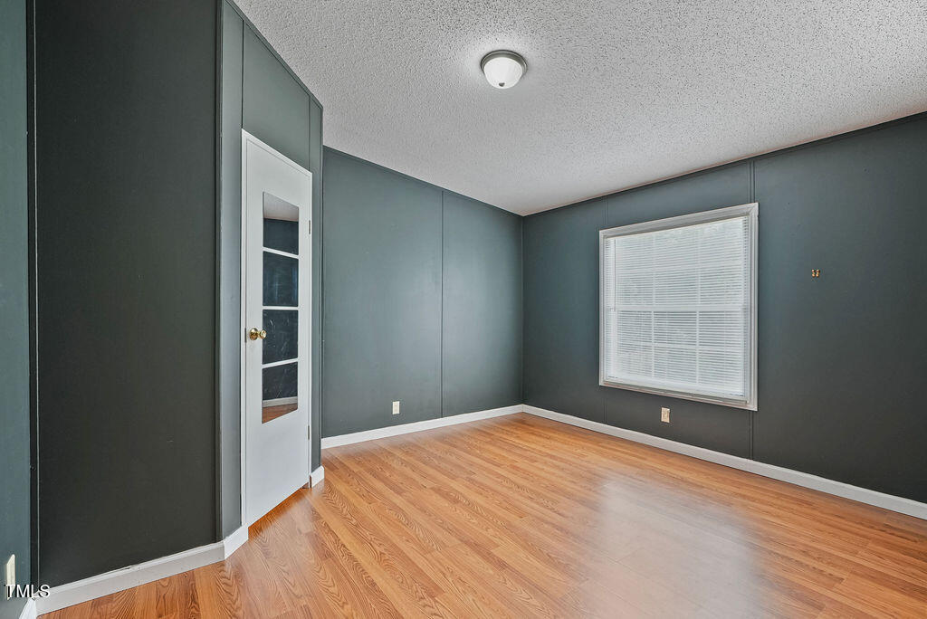 579 Lakerun Drive