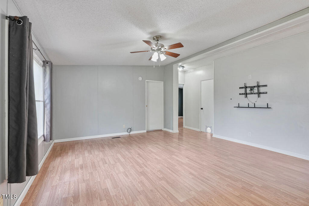 579 Lakerun Drive