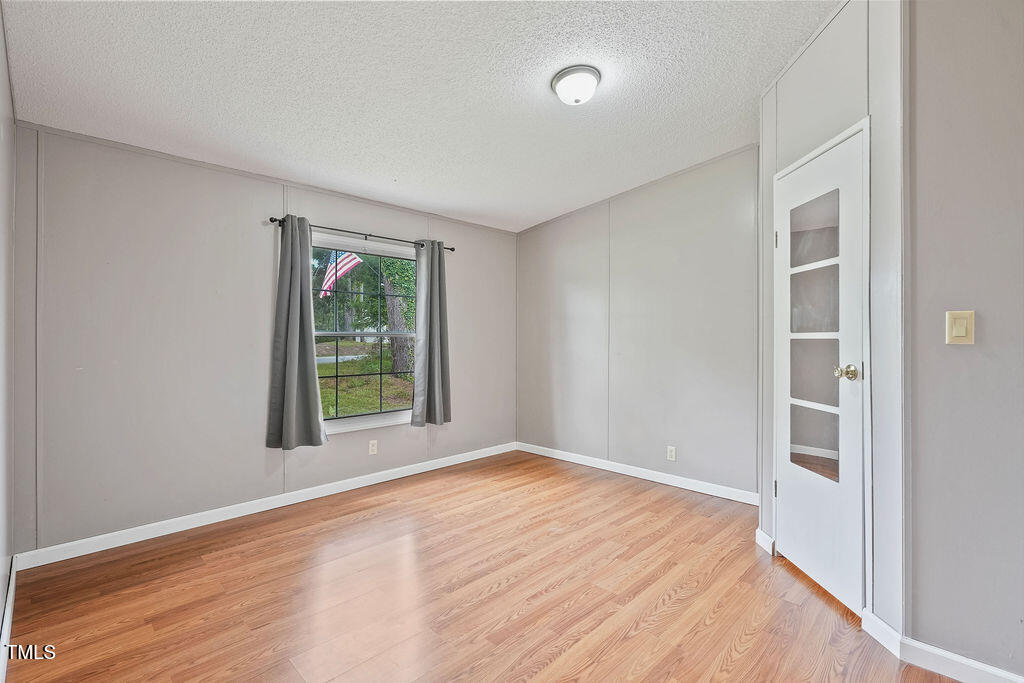 579 Lakerun Drive