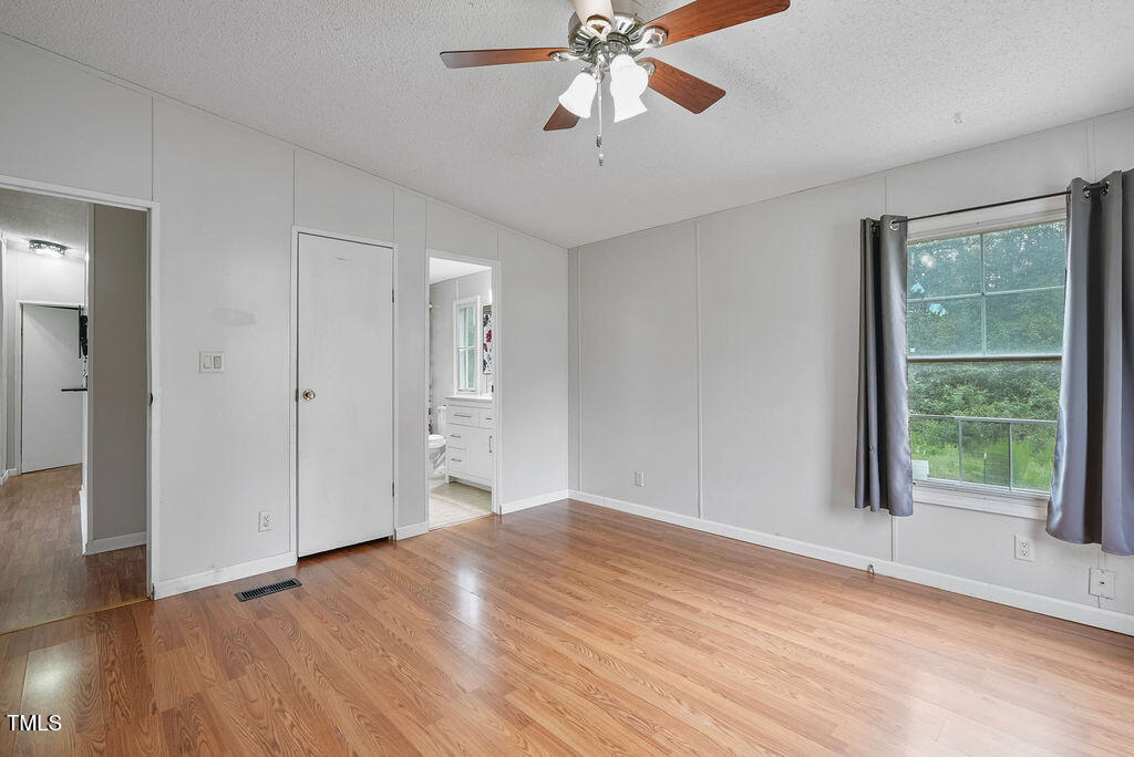 579 Lakerun Drive