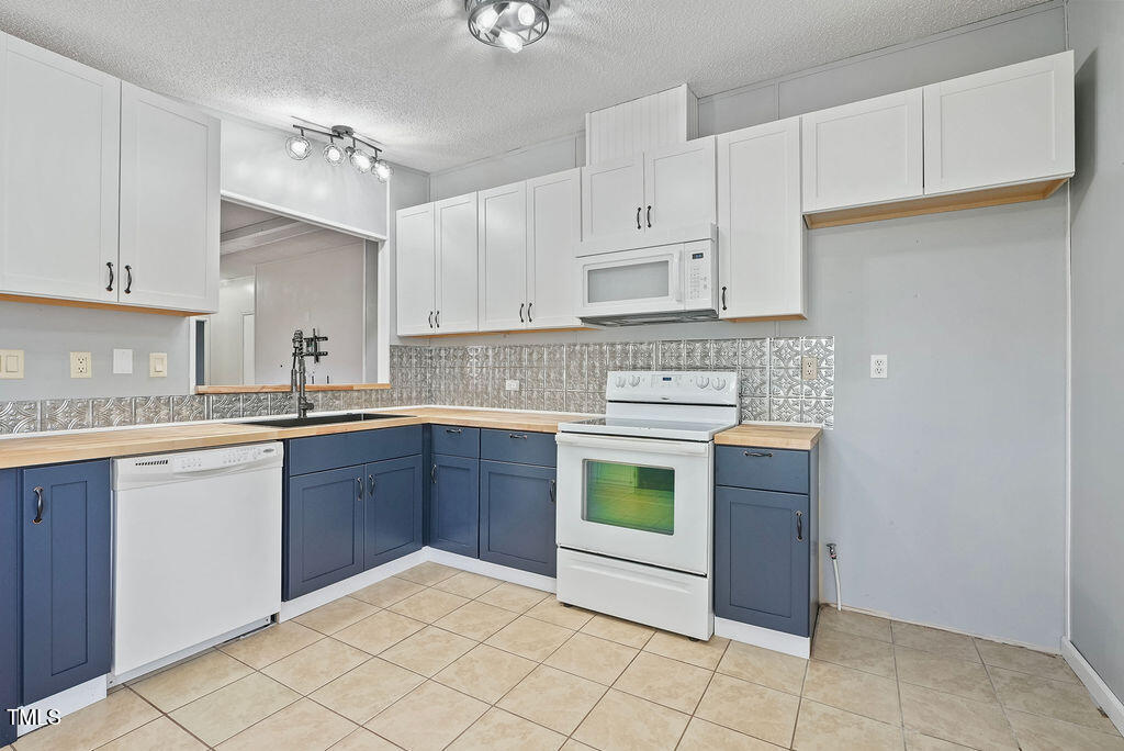 579 Lakerun Drive