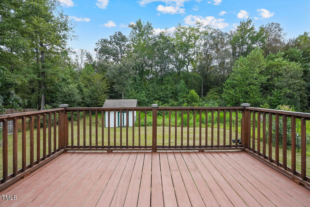 579 Lakerun Drive