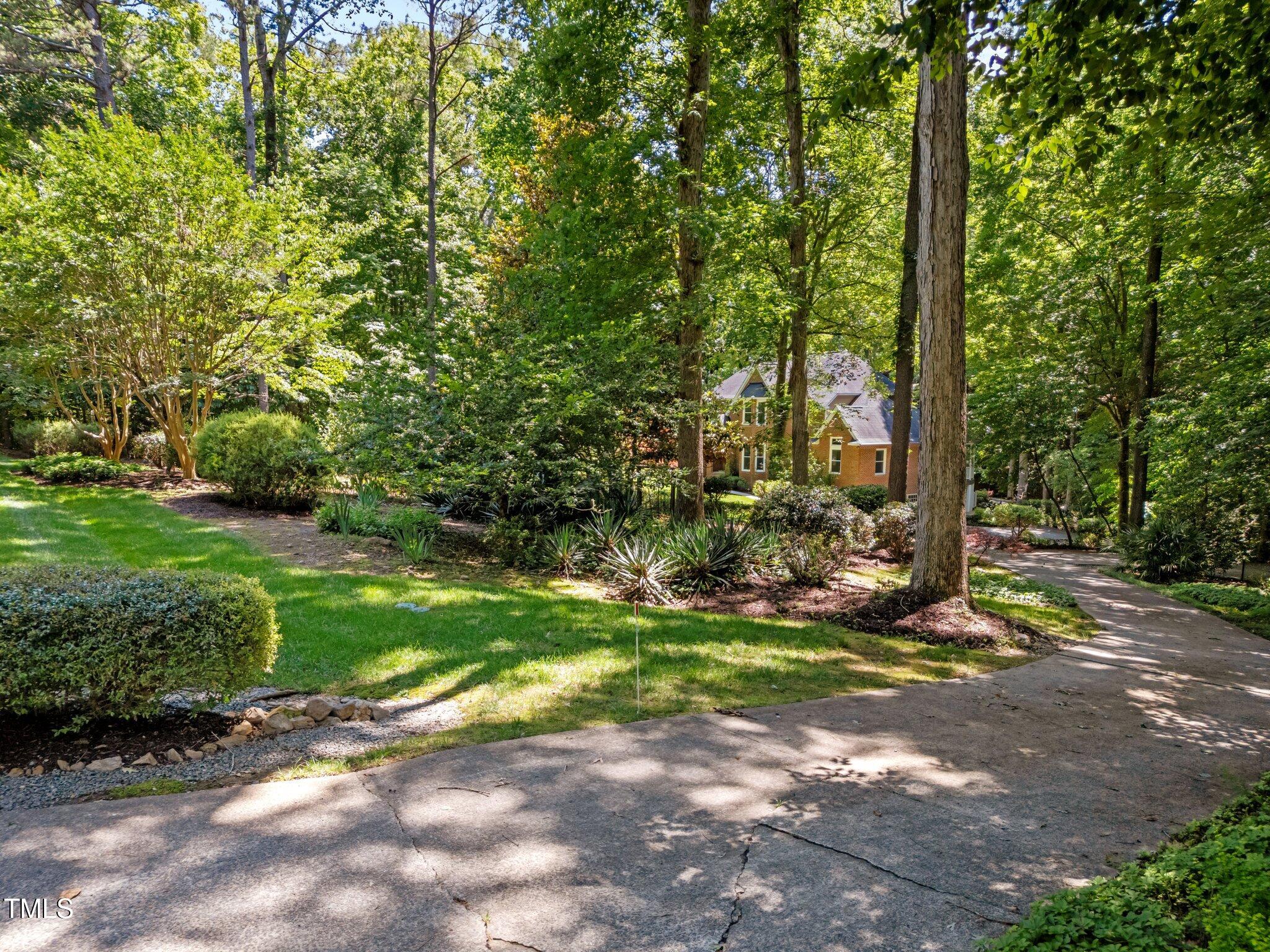 11425 Horsemans Trail