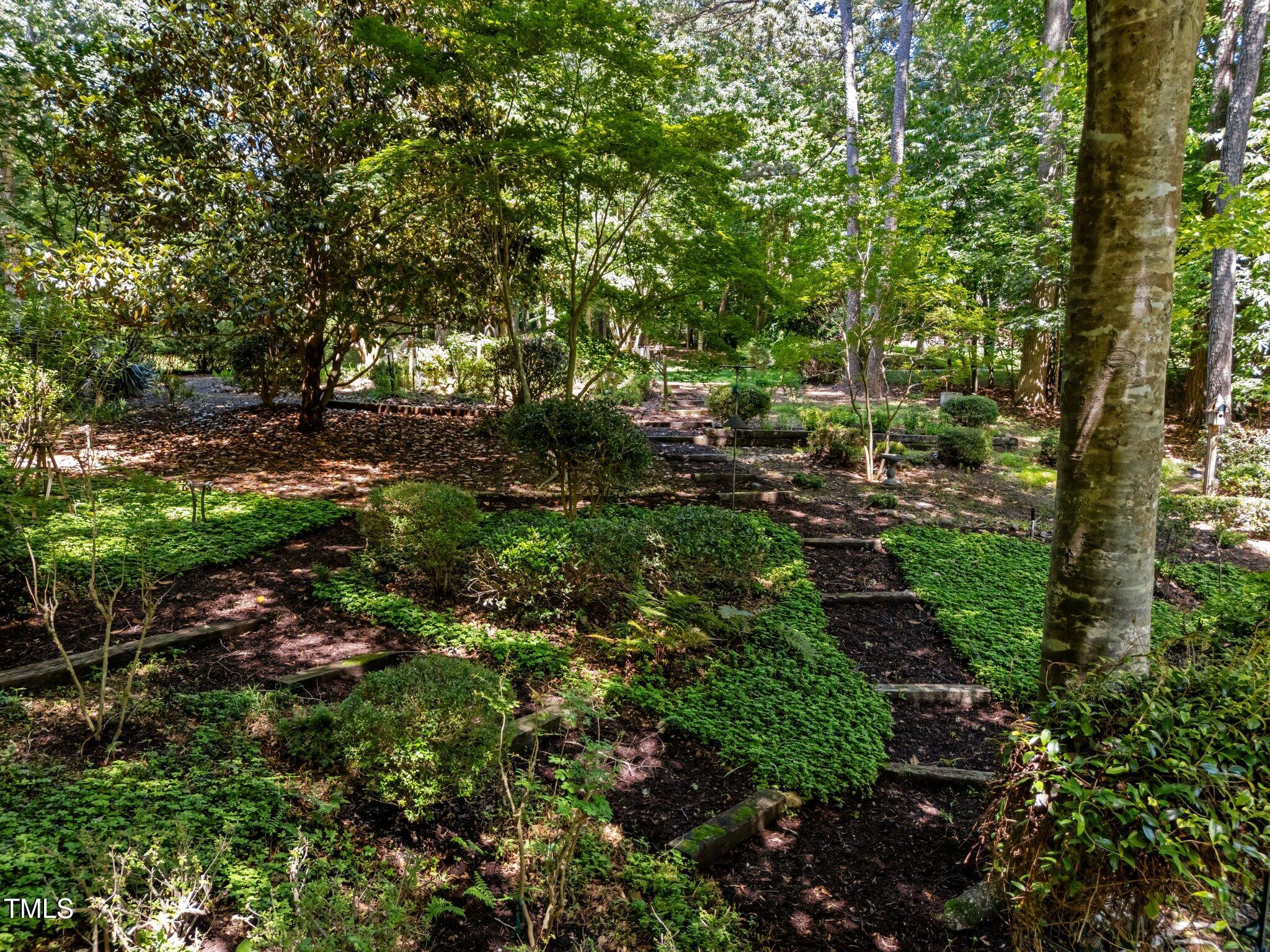 11425 Horsemans Trail