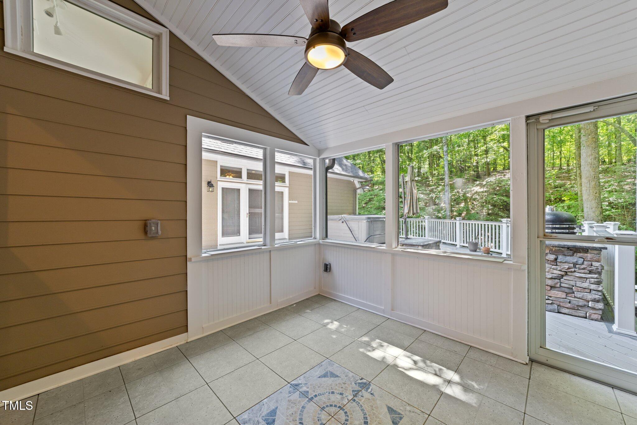 11425 Horsemans Trail