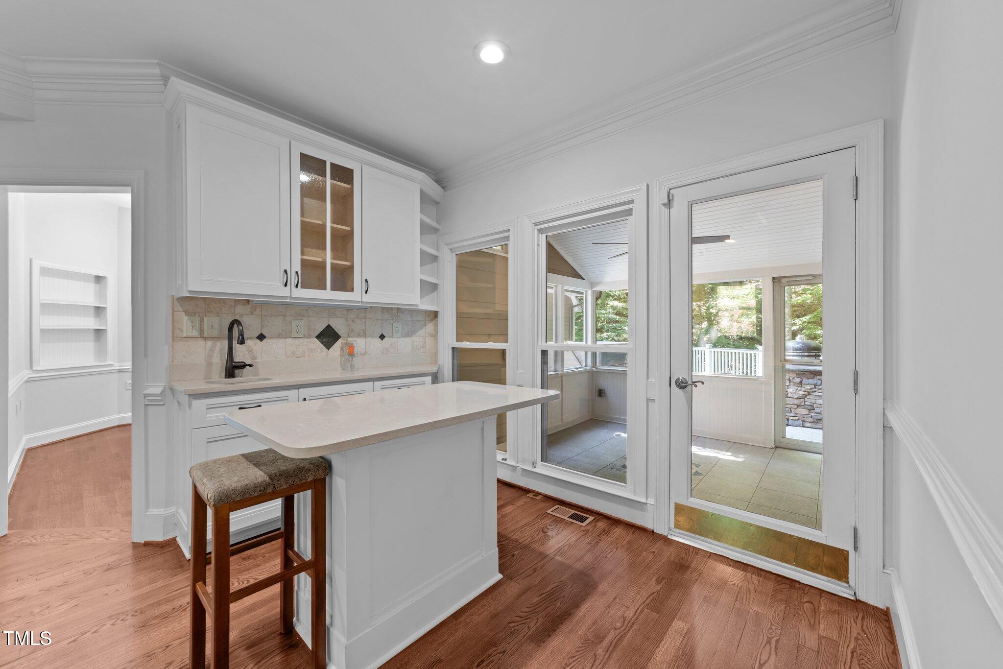 11425 Horsemans Trail