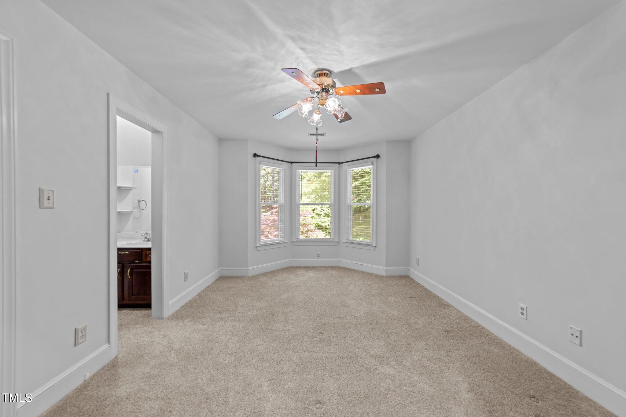 11425 Horsemans Trail