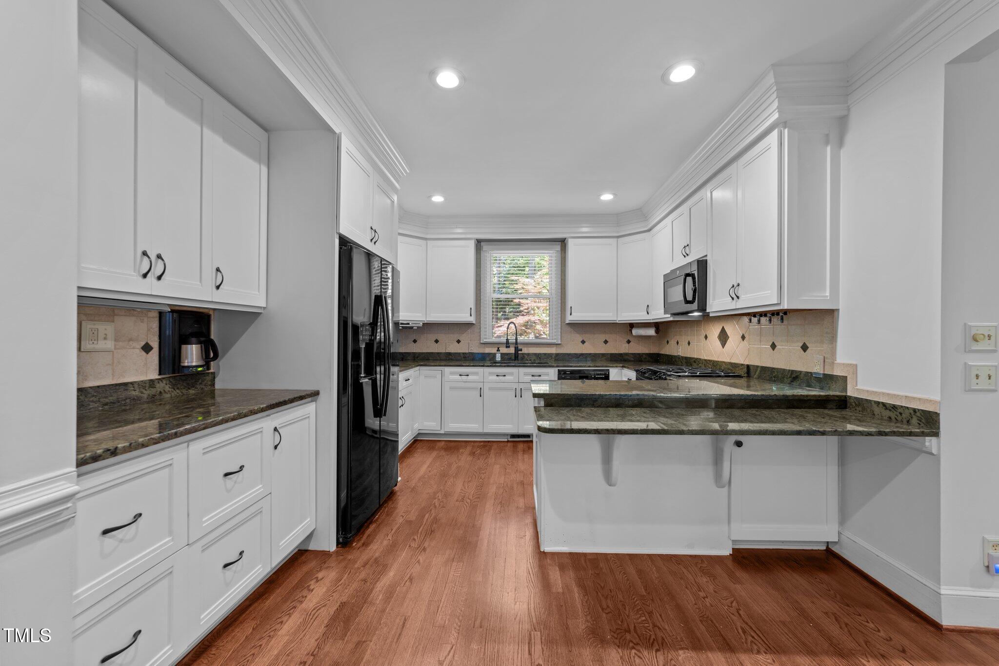 11425 Horsemans Trail