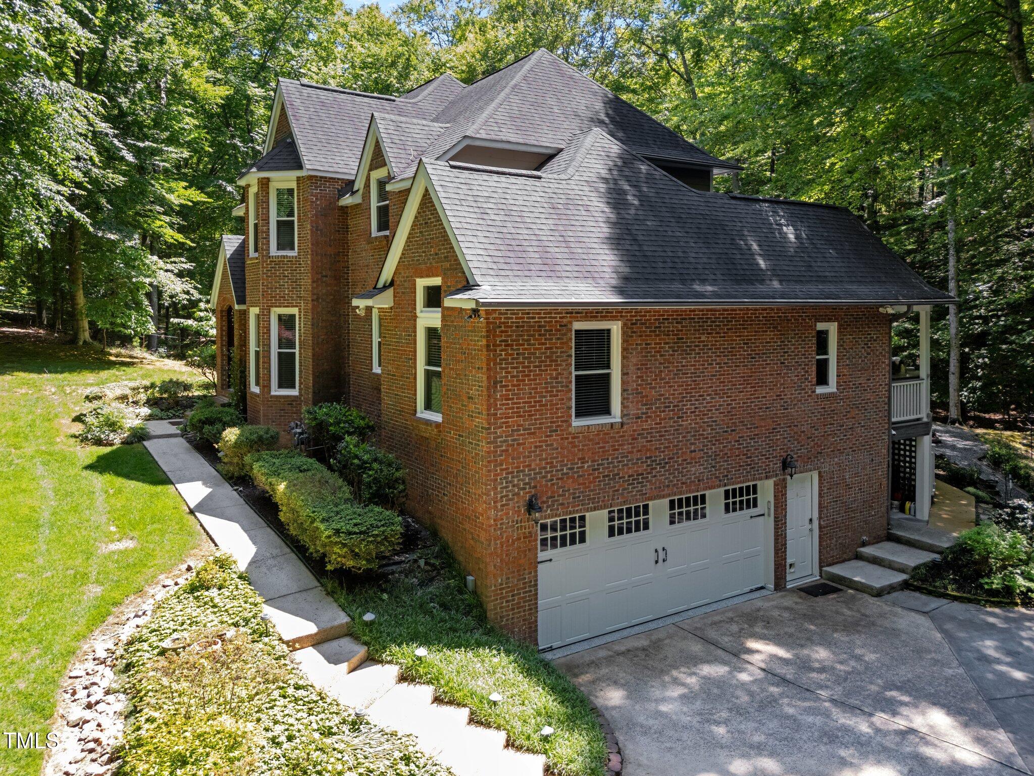 11425 Horsemans Trail