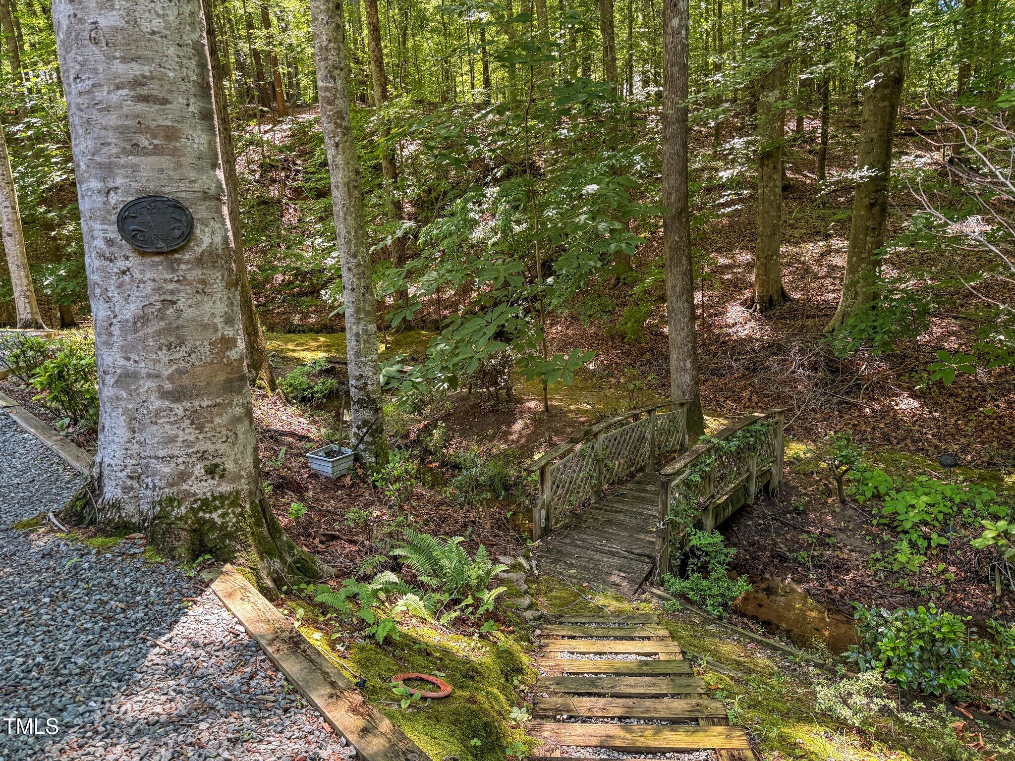 11425 Horsemans Trail