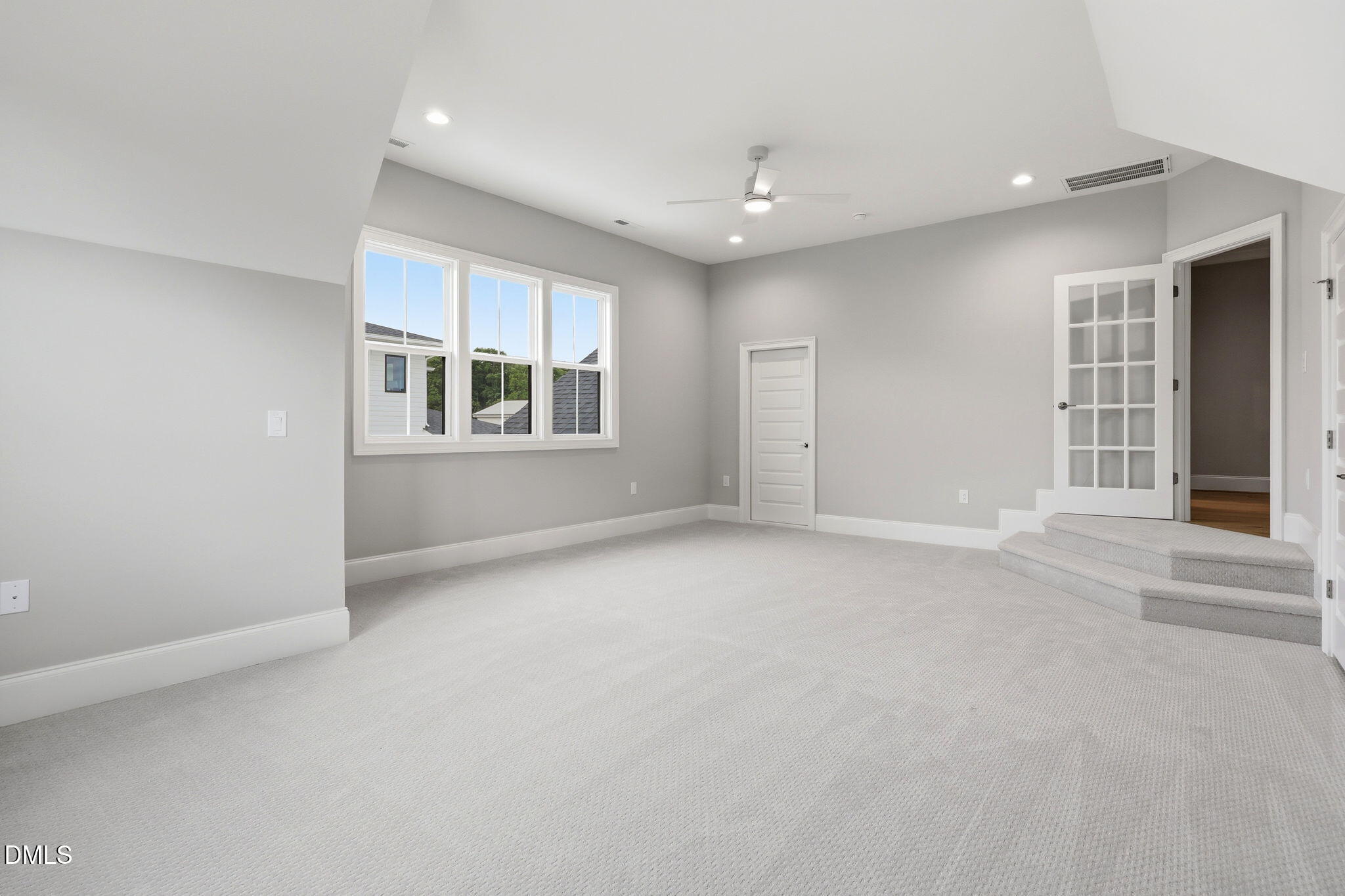 5852 Carriage Gate Drive