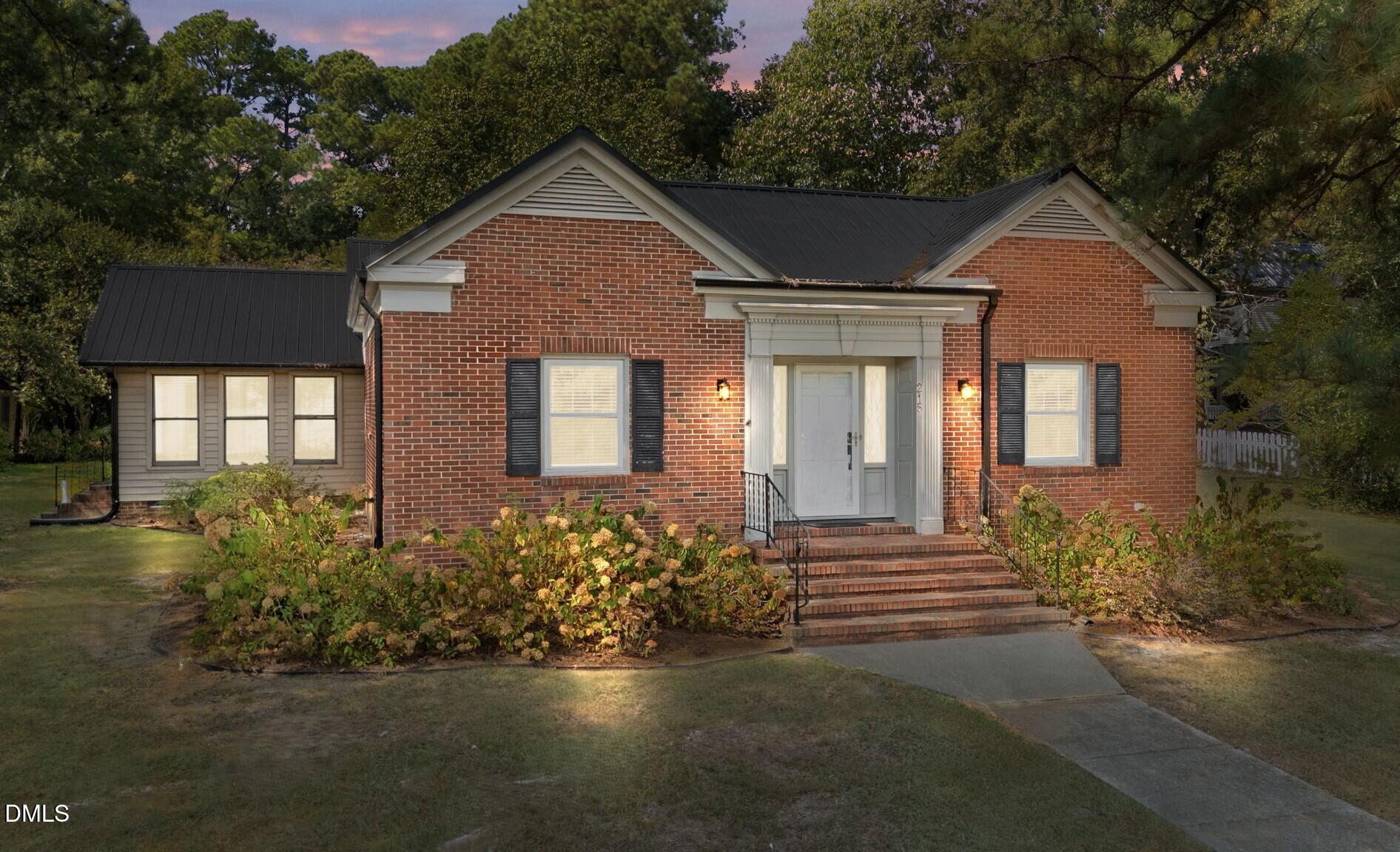 215 E Branch Street E