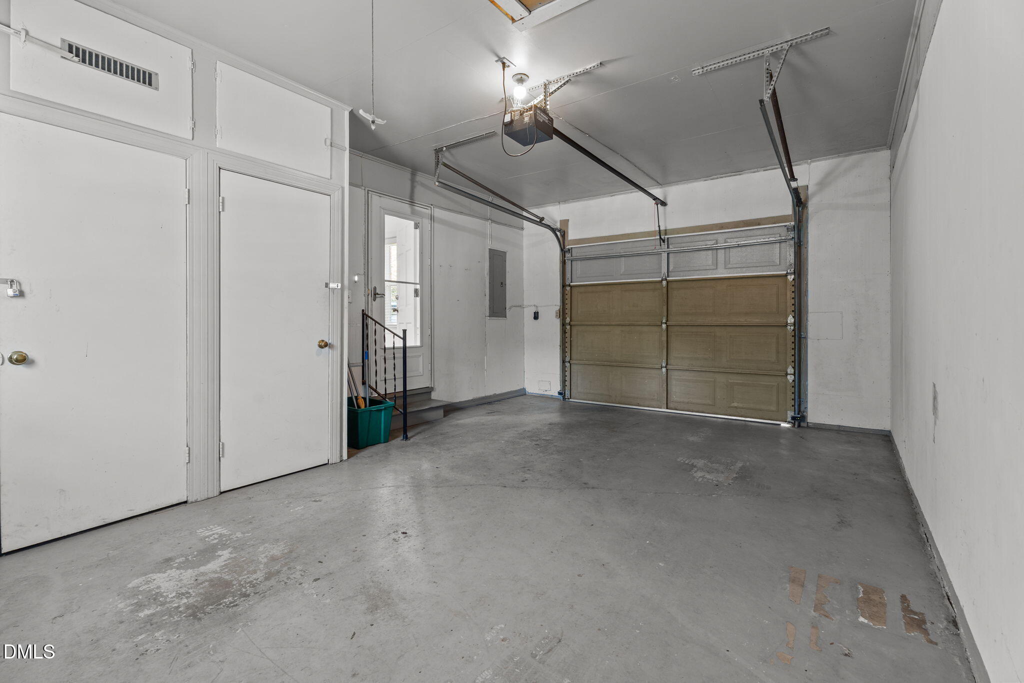 215 E Branch Street E