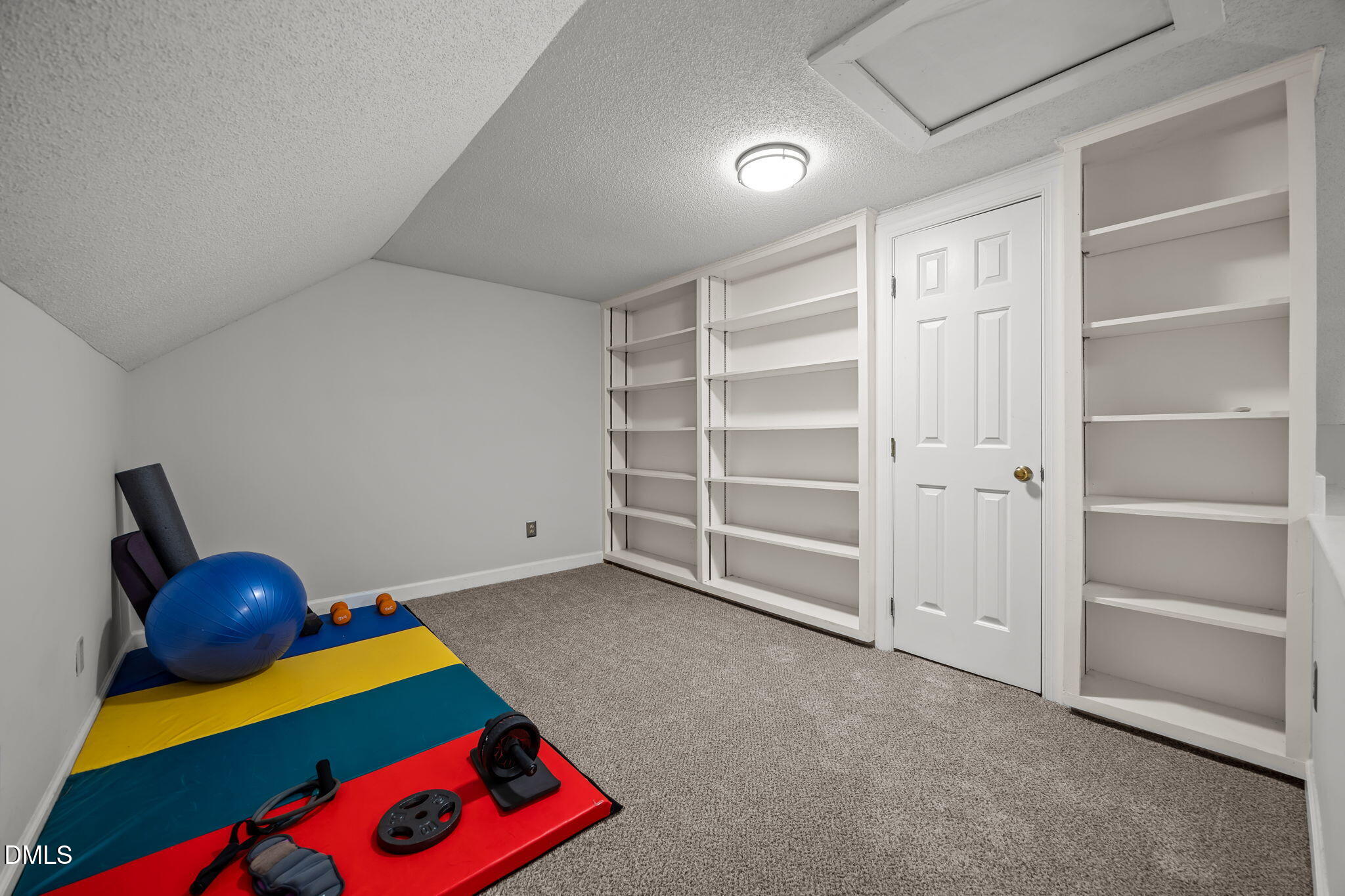 300 Mainsail Drive