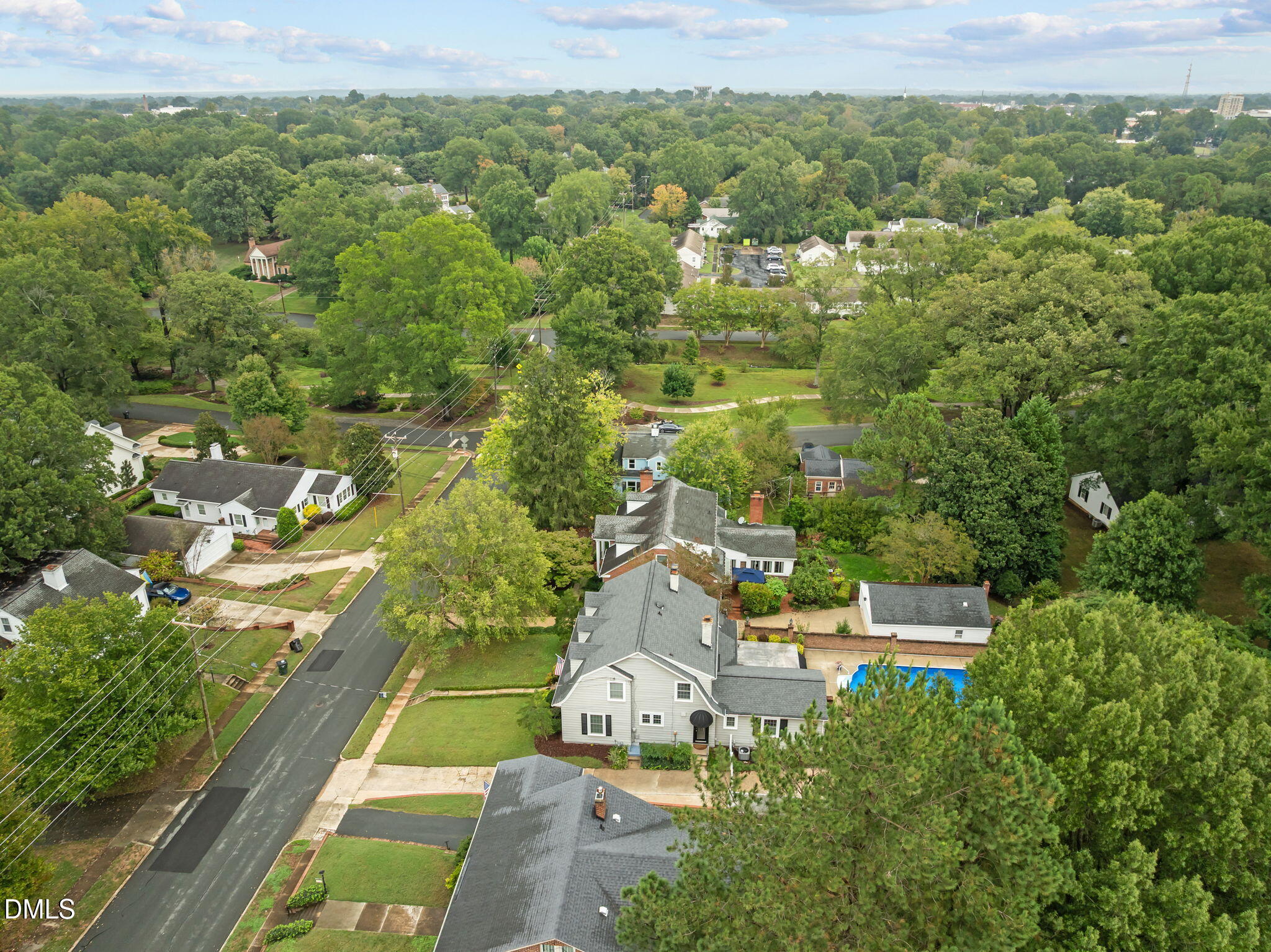 616 W Willowbrook Drive