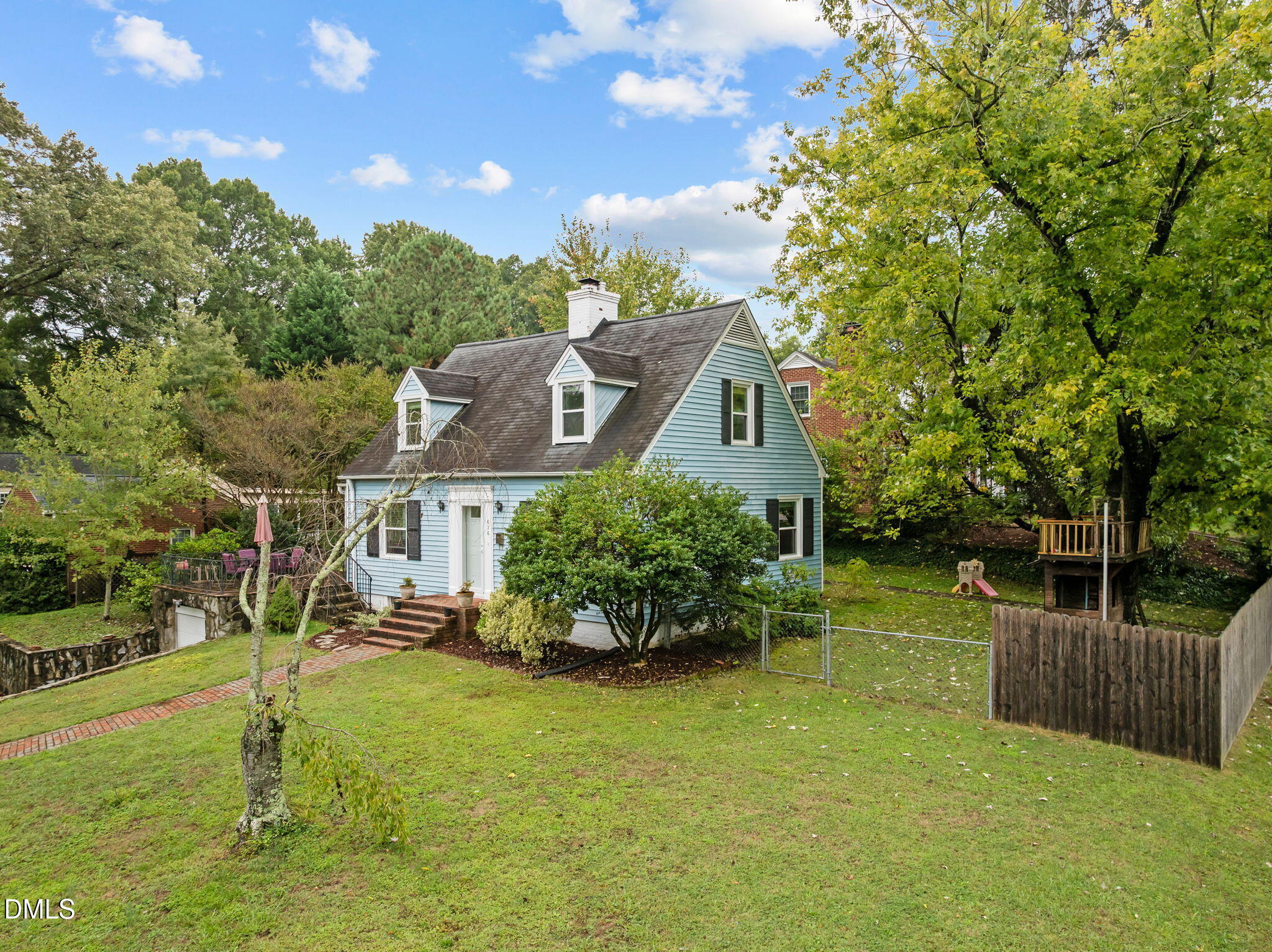 616 W Willowbrook Drive