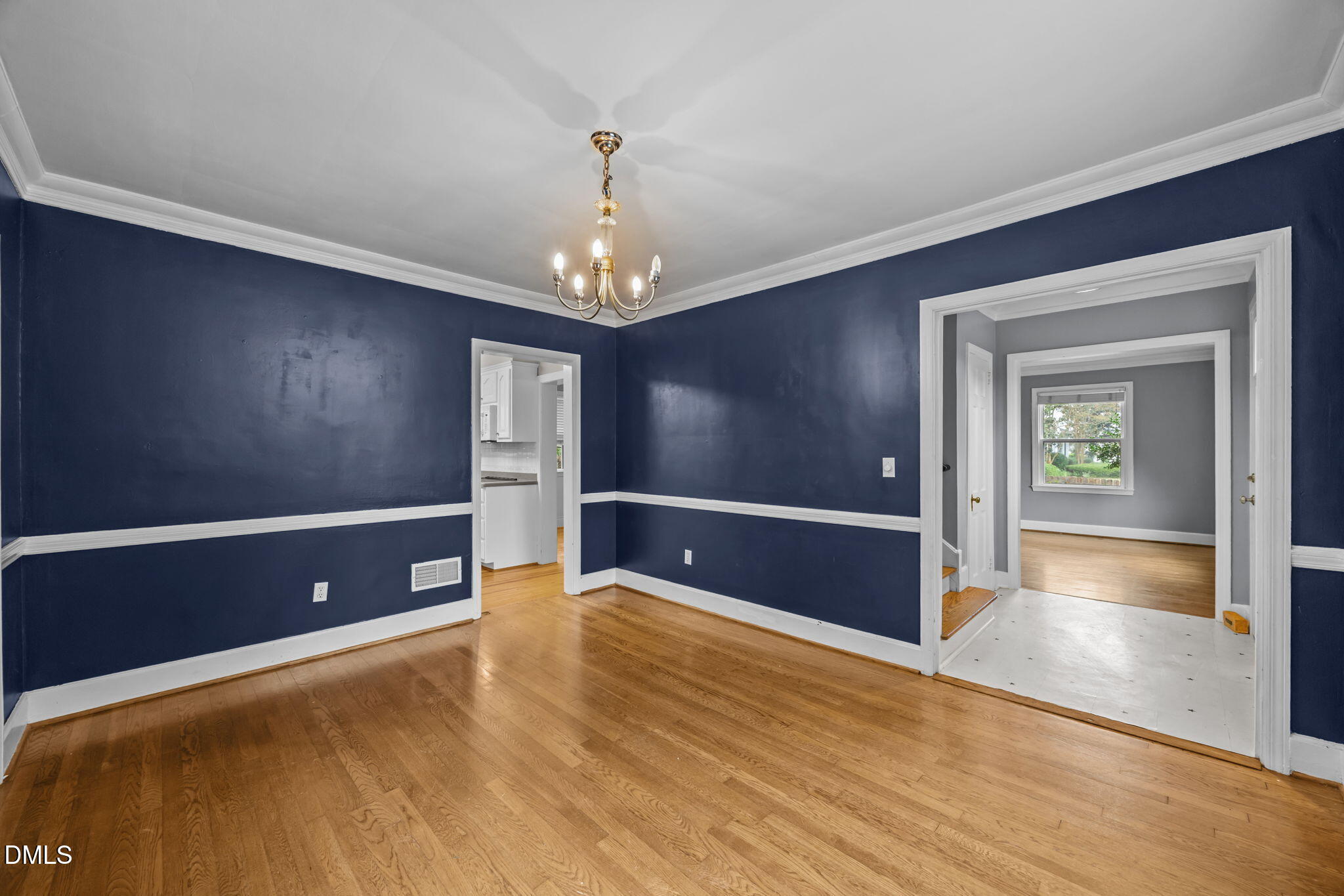 616 W Willowbrook Drive