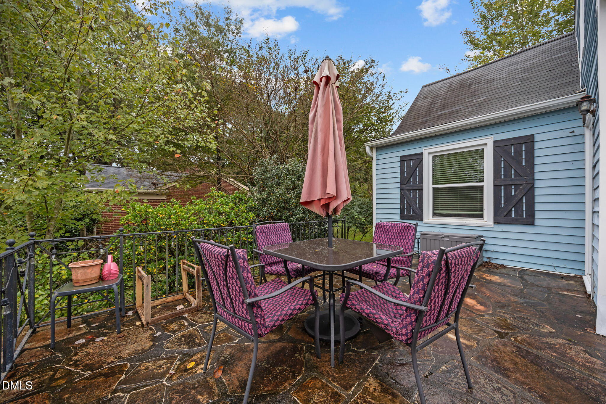 616 W Willowbrook Drive