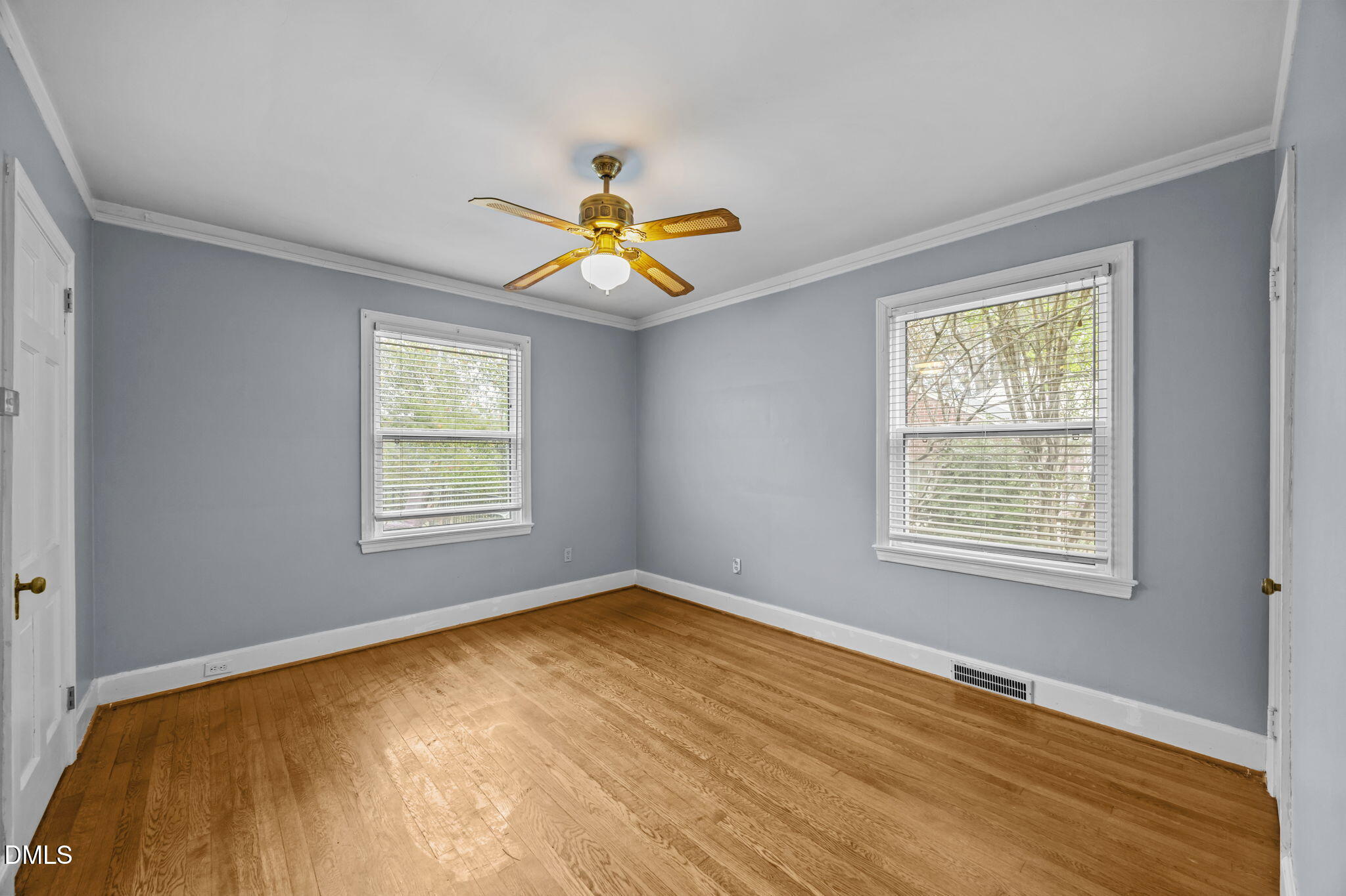 616 W Willowbrook Drive