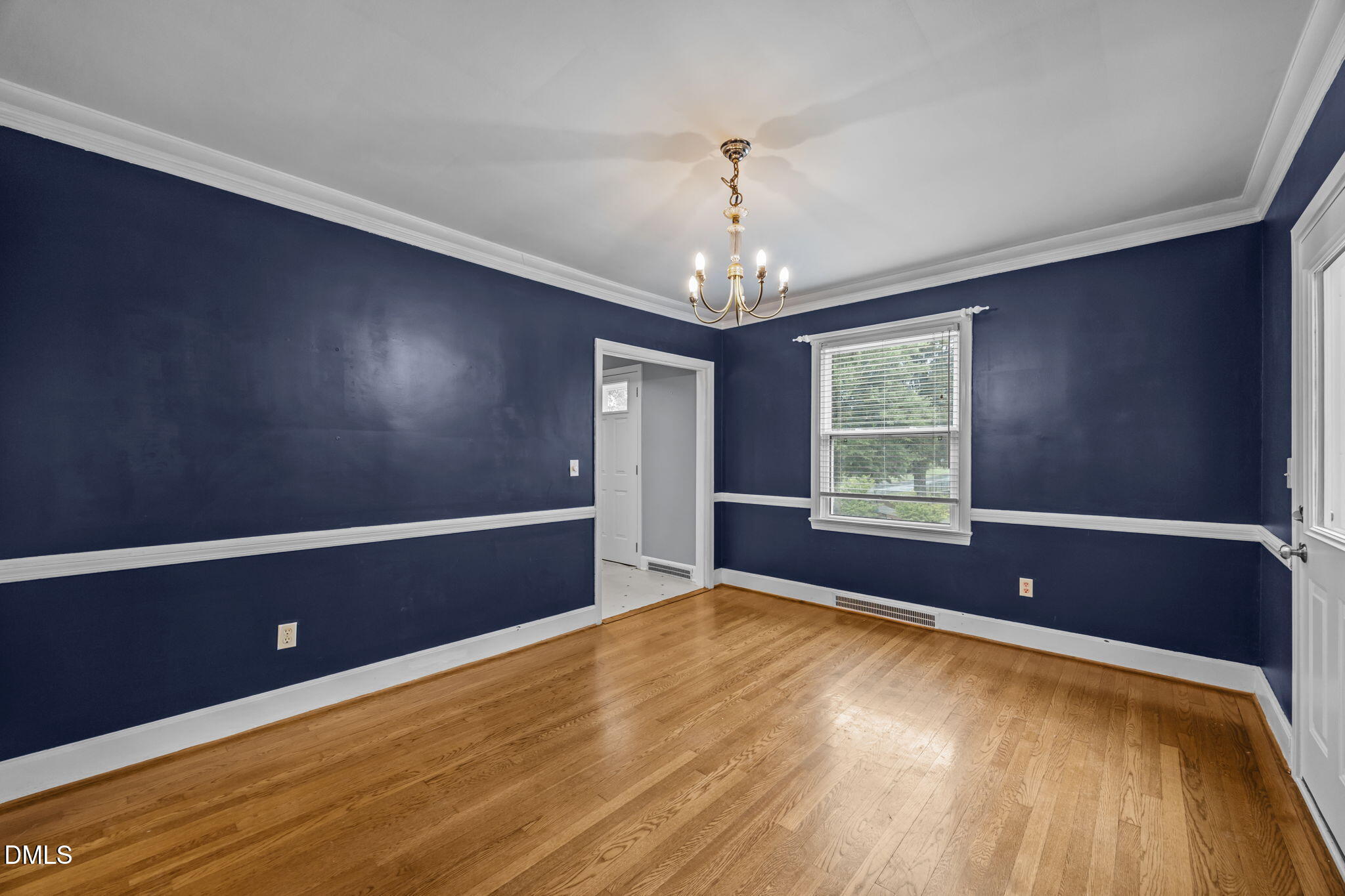 616 W Willowbrook Drive