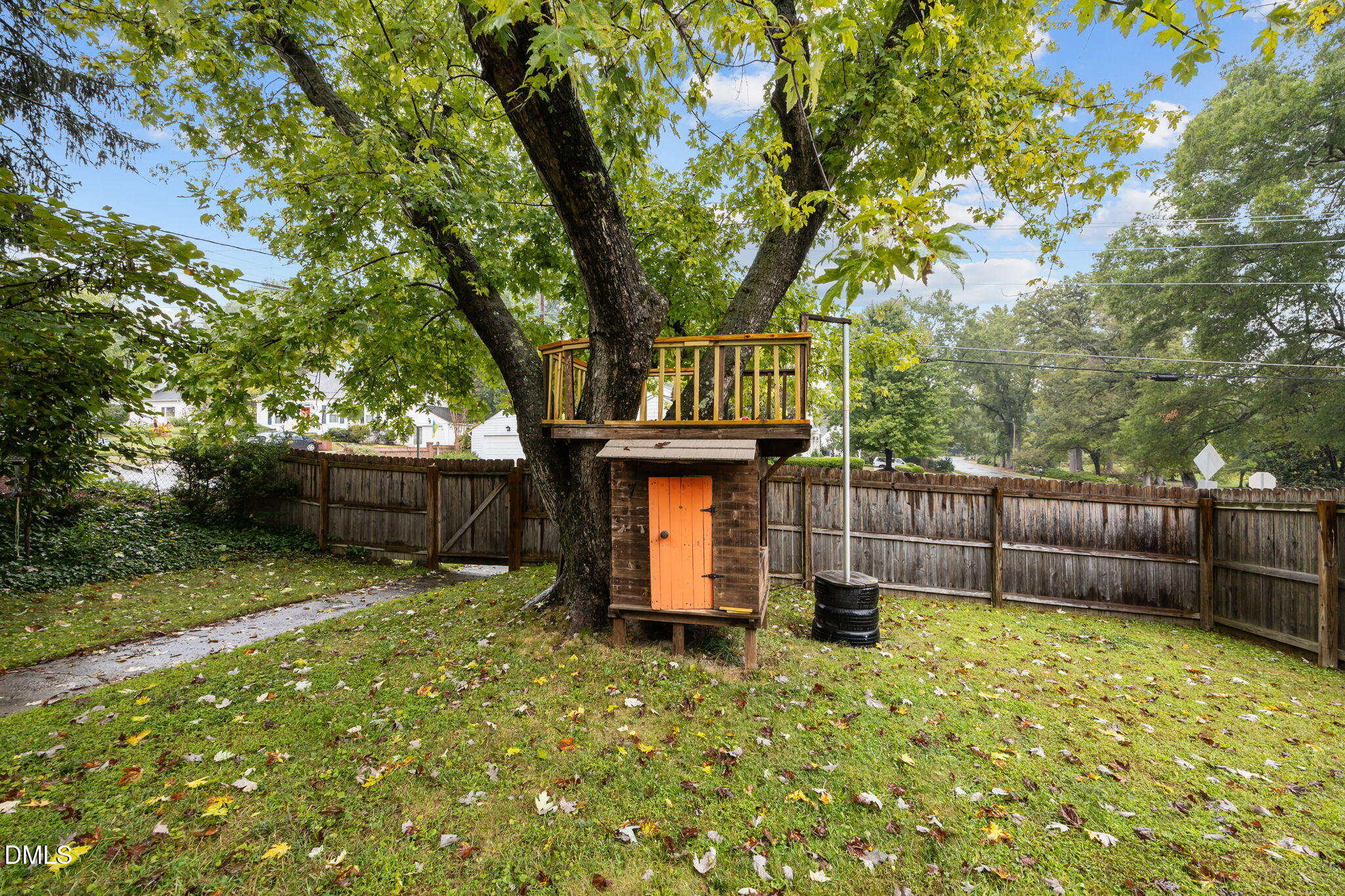 616 W Willowbrook Drive