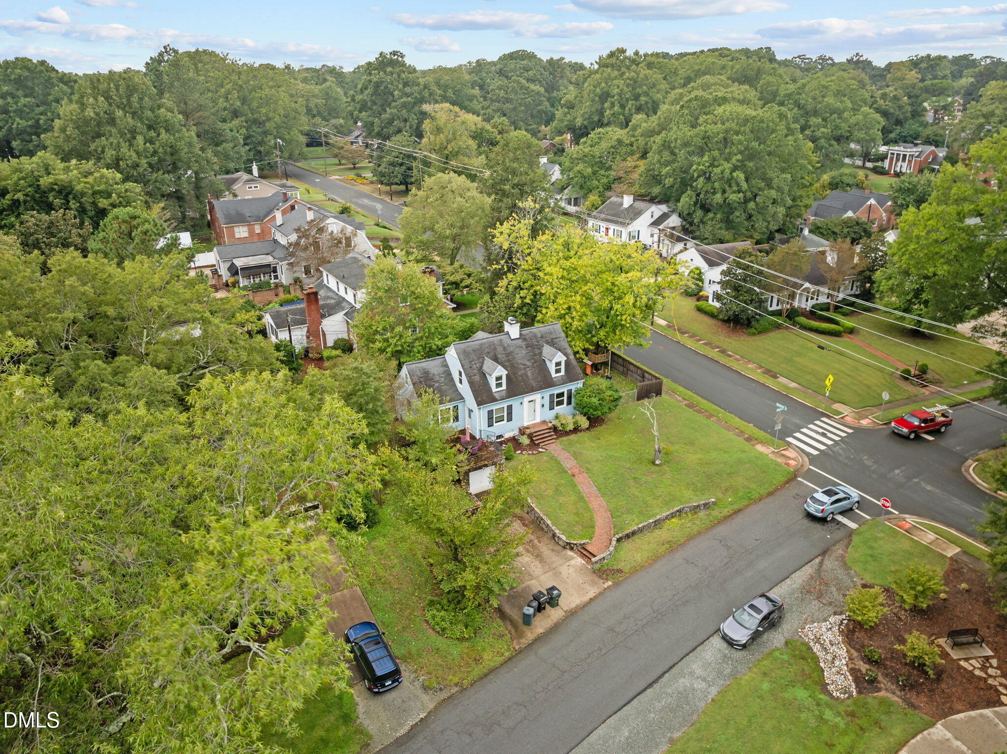 616 W Willowbrook Drive