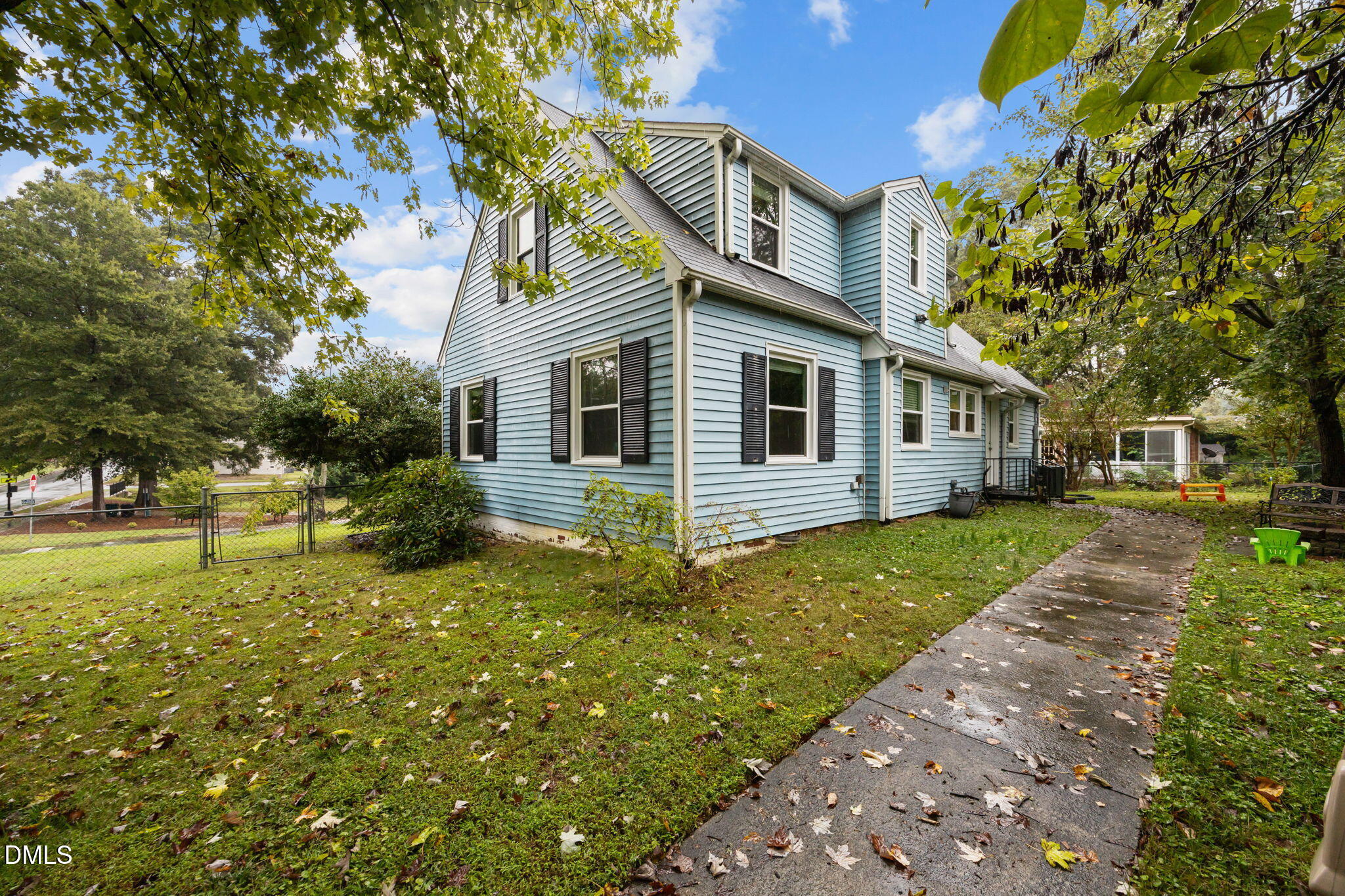 616 W Willowbrook Drive