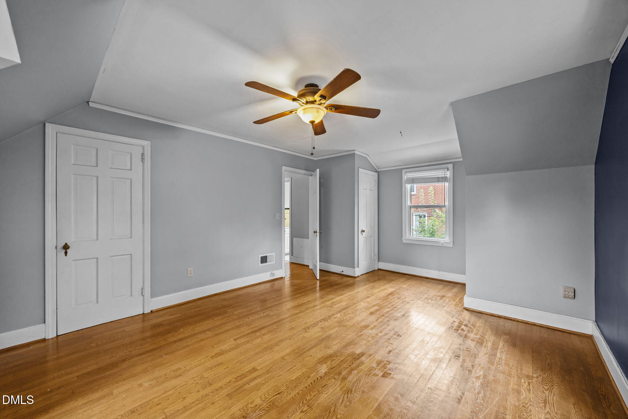616 W Willowbrook Drive
