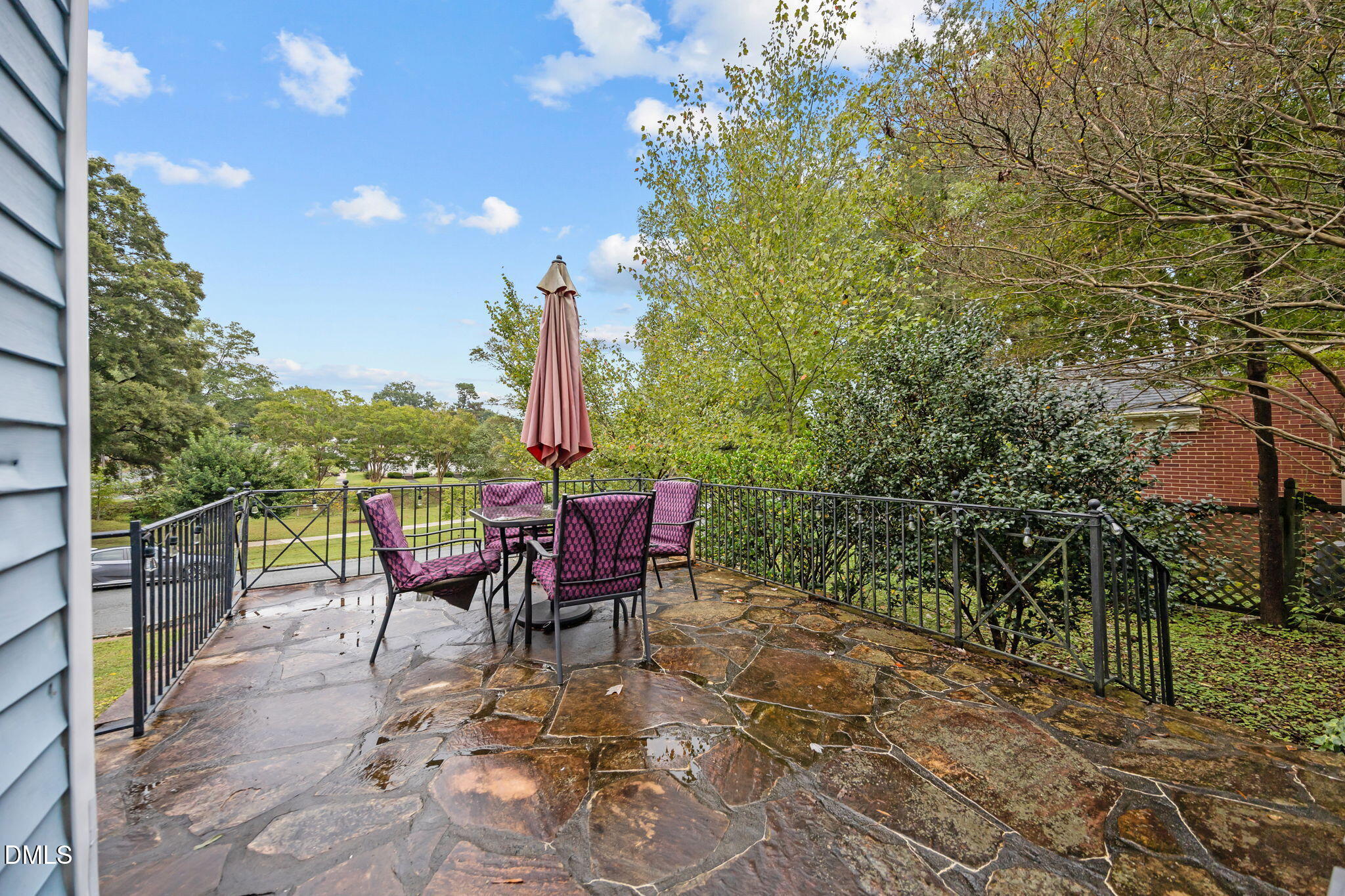 616 W Willowbrook Drive