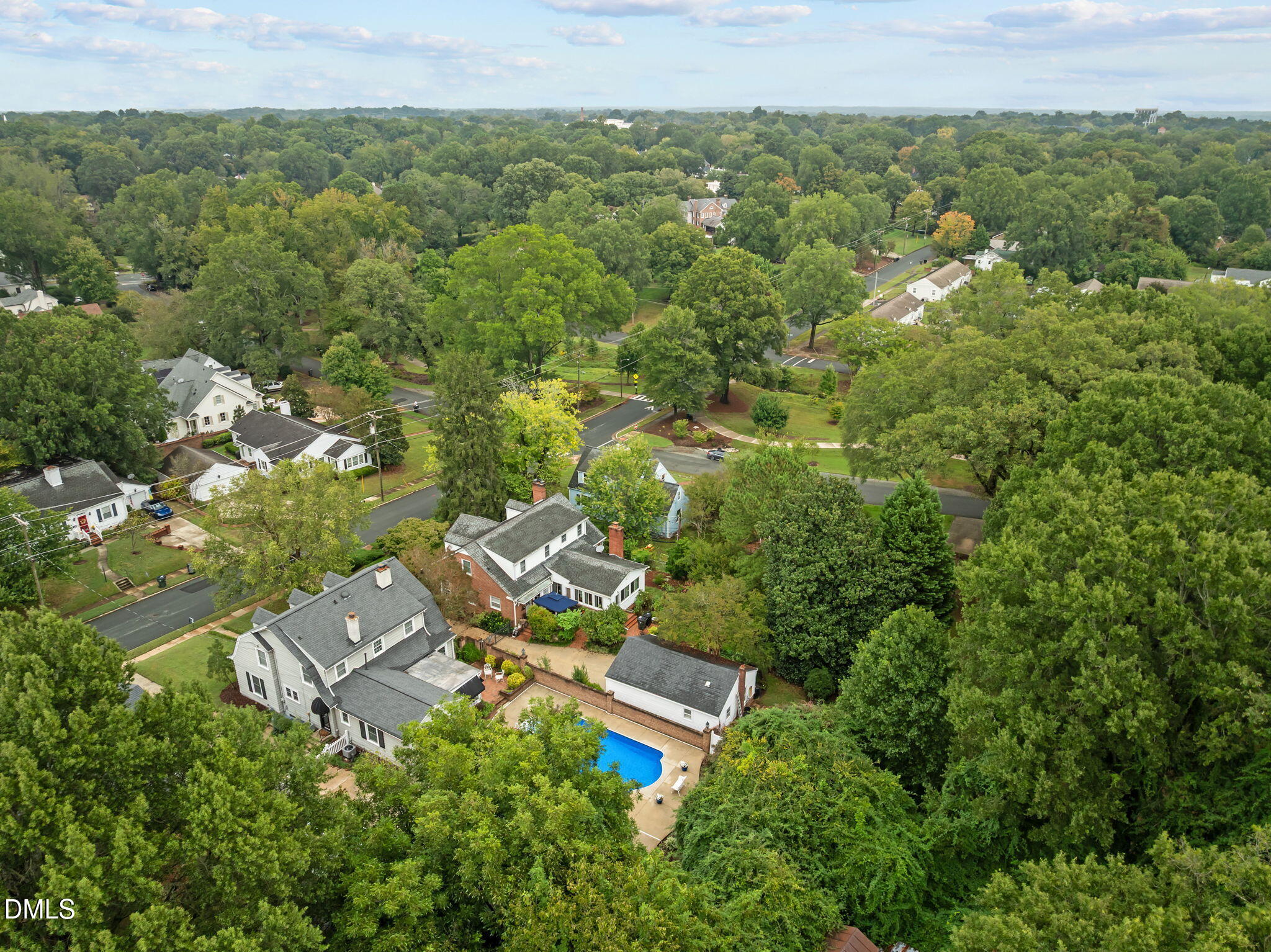 616 W Willowbrook Drive