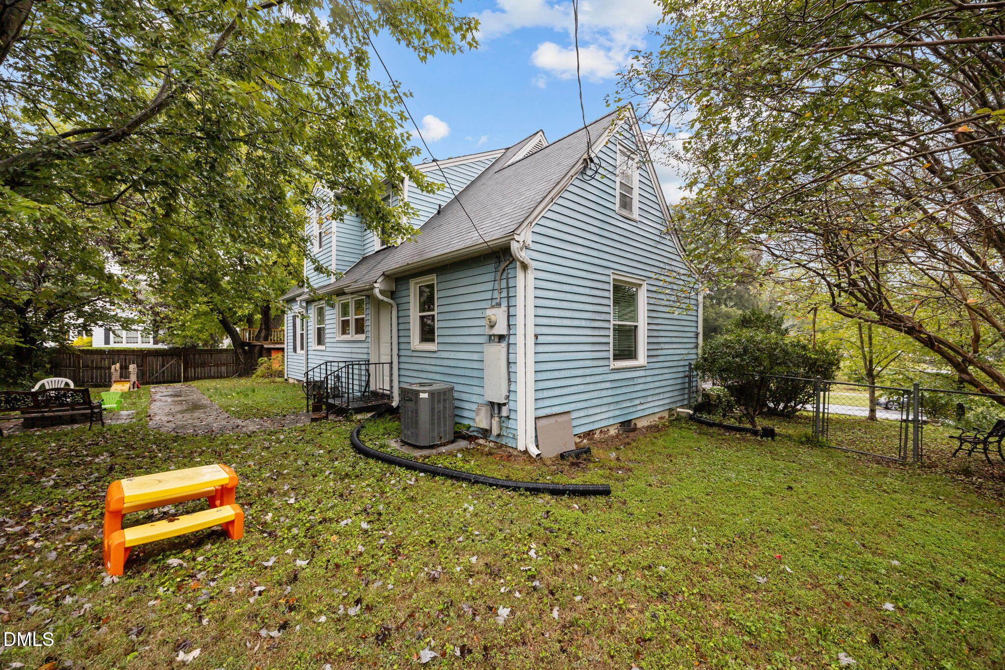 616 W Willowbrook Drive