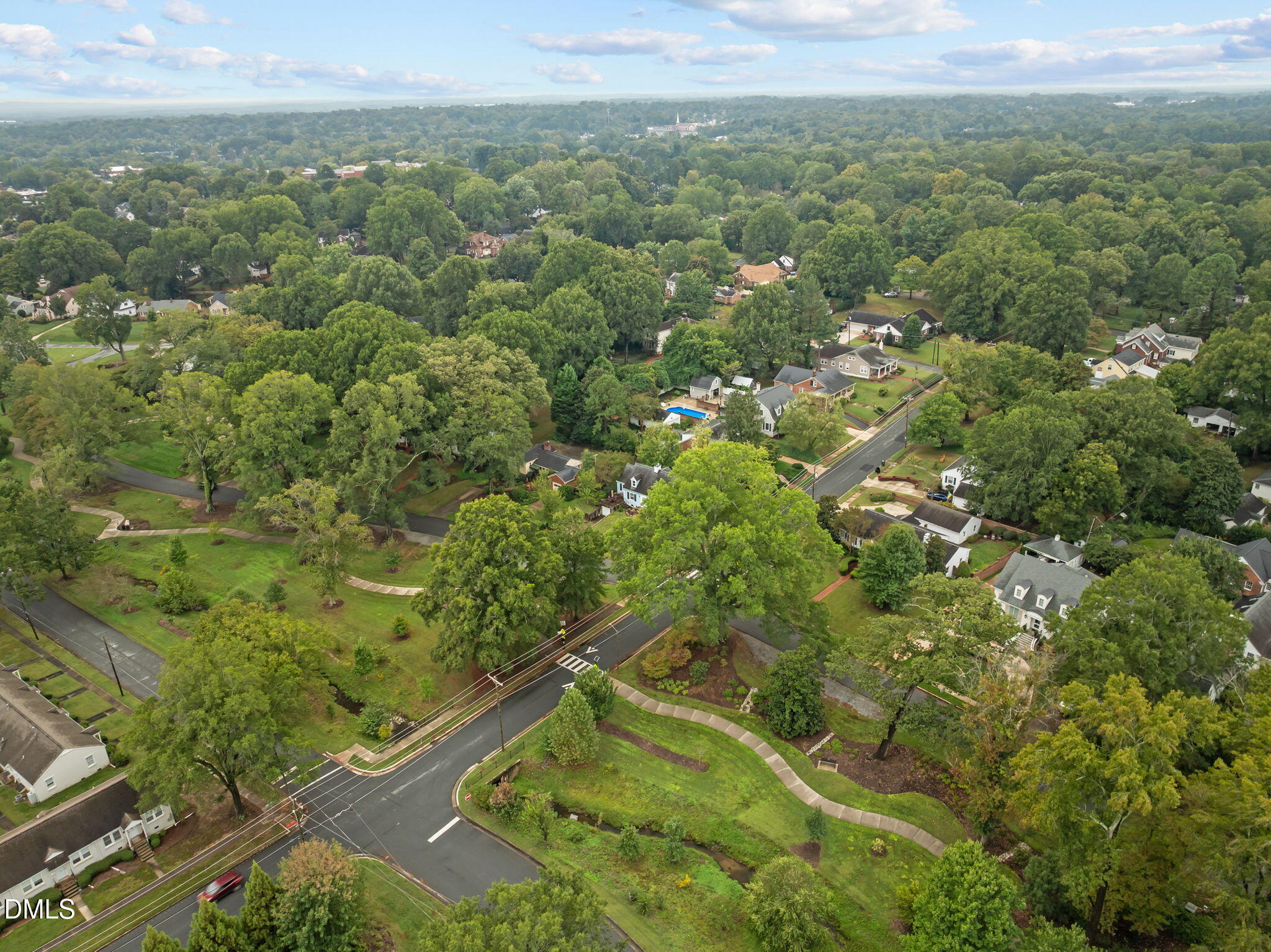 616 W Willowbrook Drive