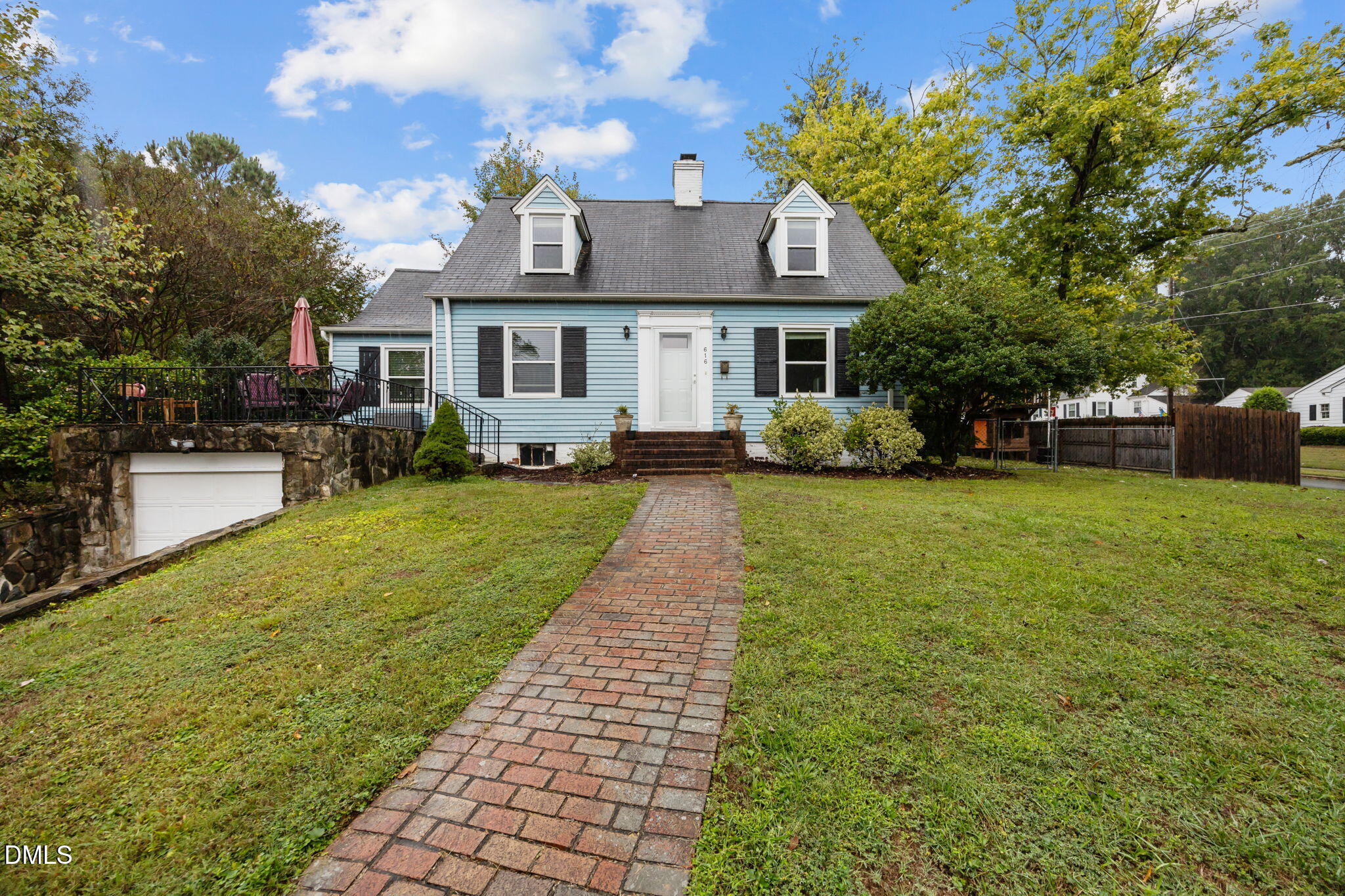 616 W Willowbrook Drive