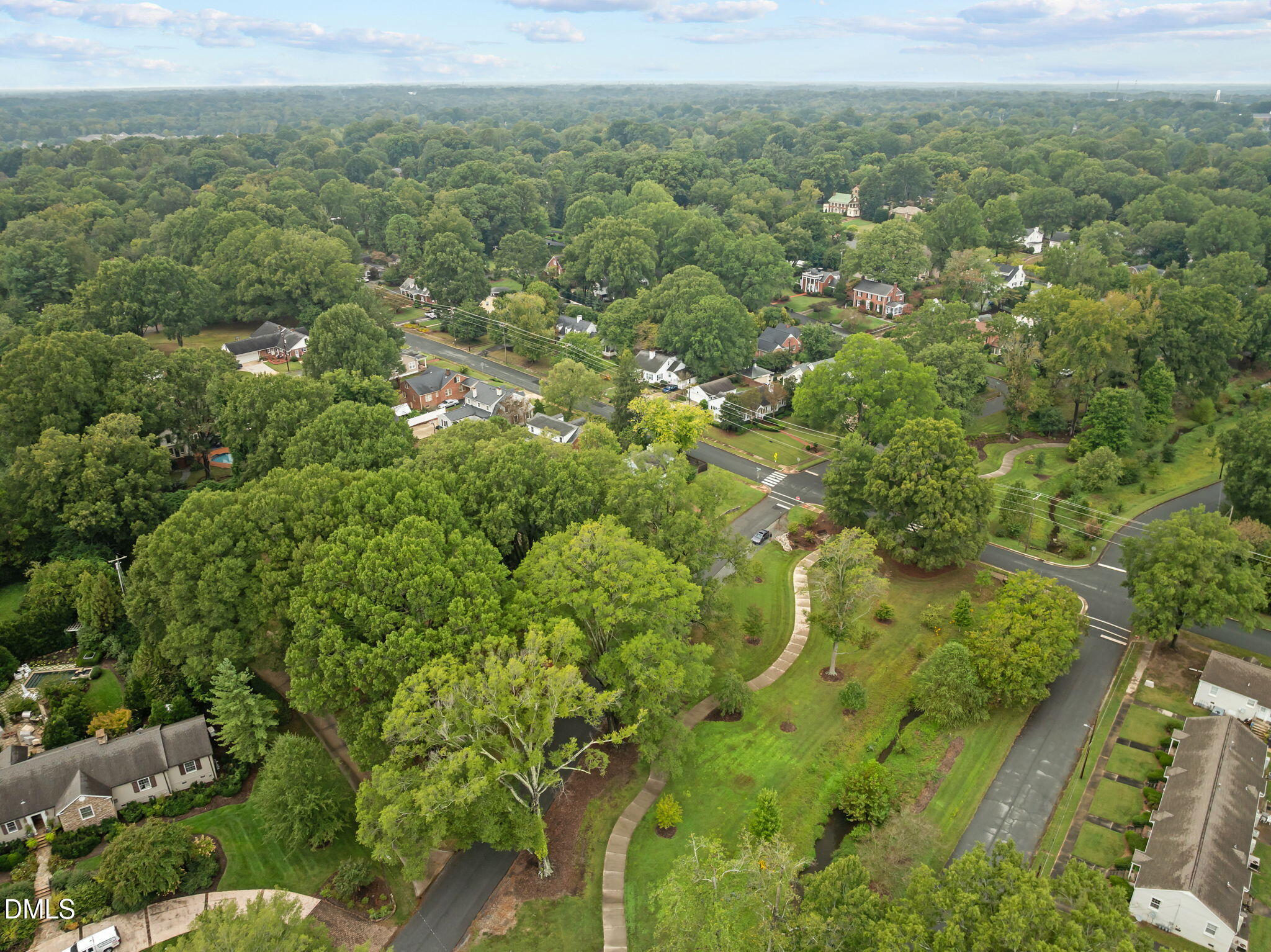 616 W Willowbrook Drive