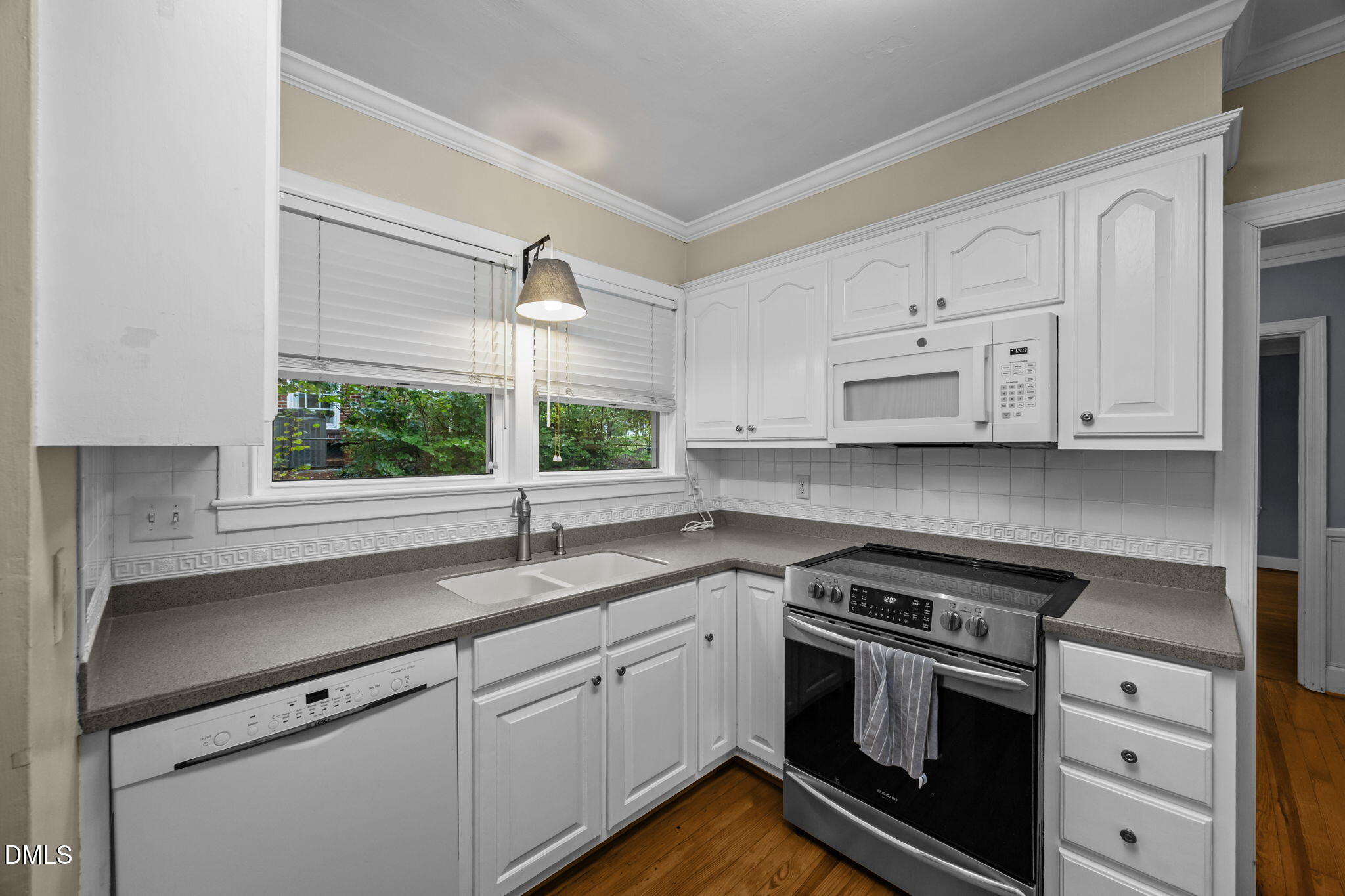 616 W Willowbrook Drive