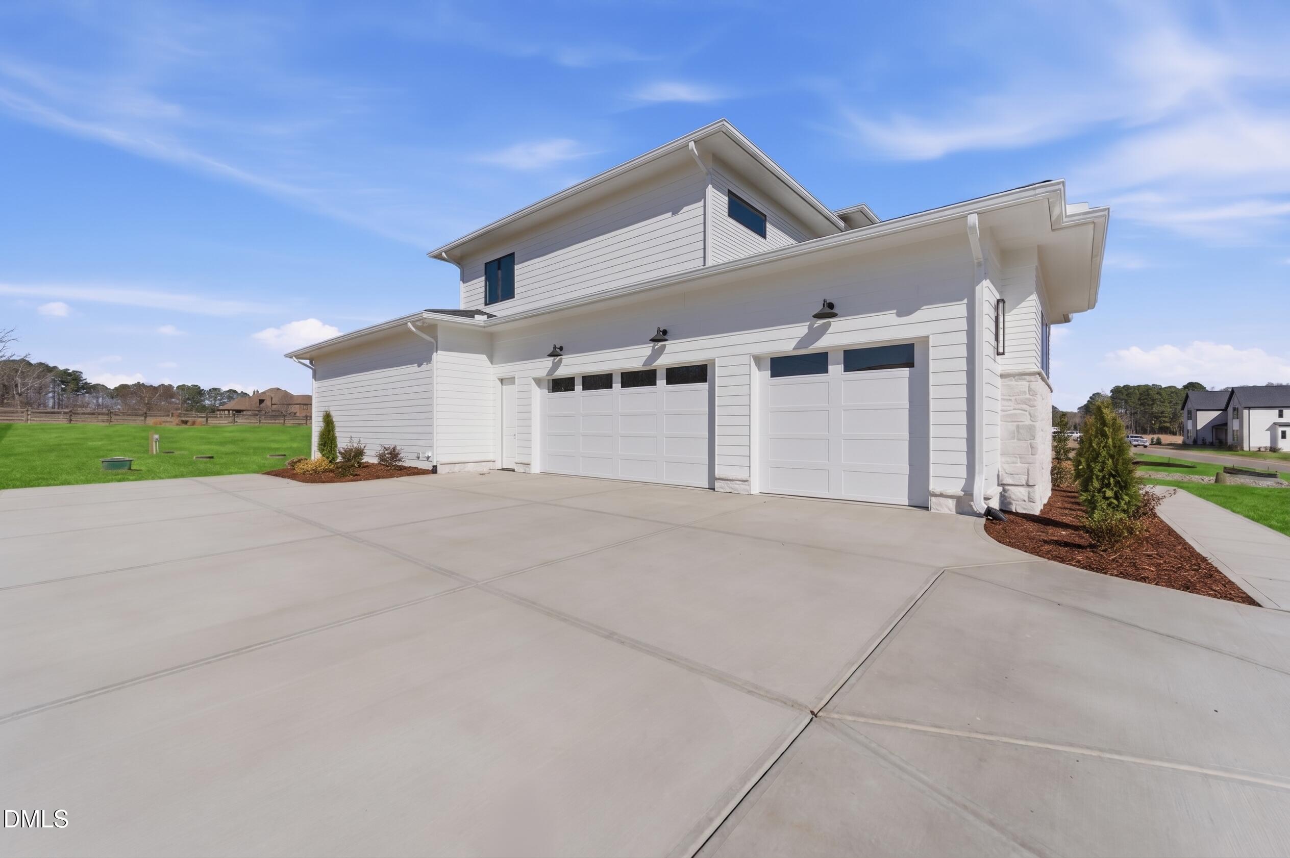 5856 Carriage Gate Drive