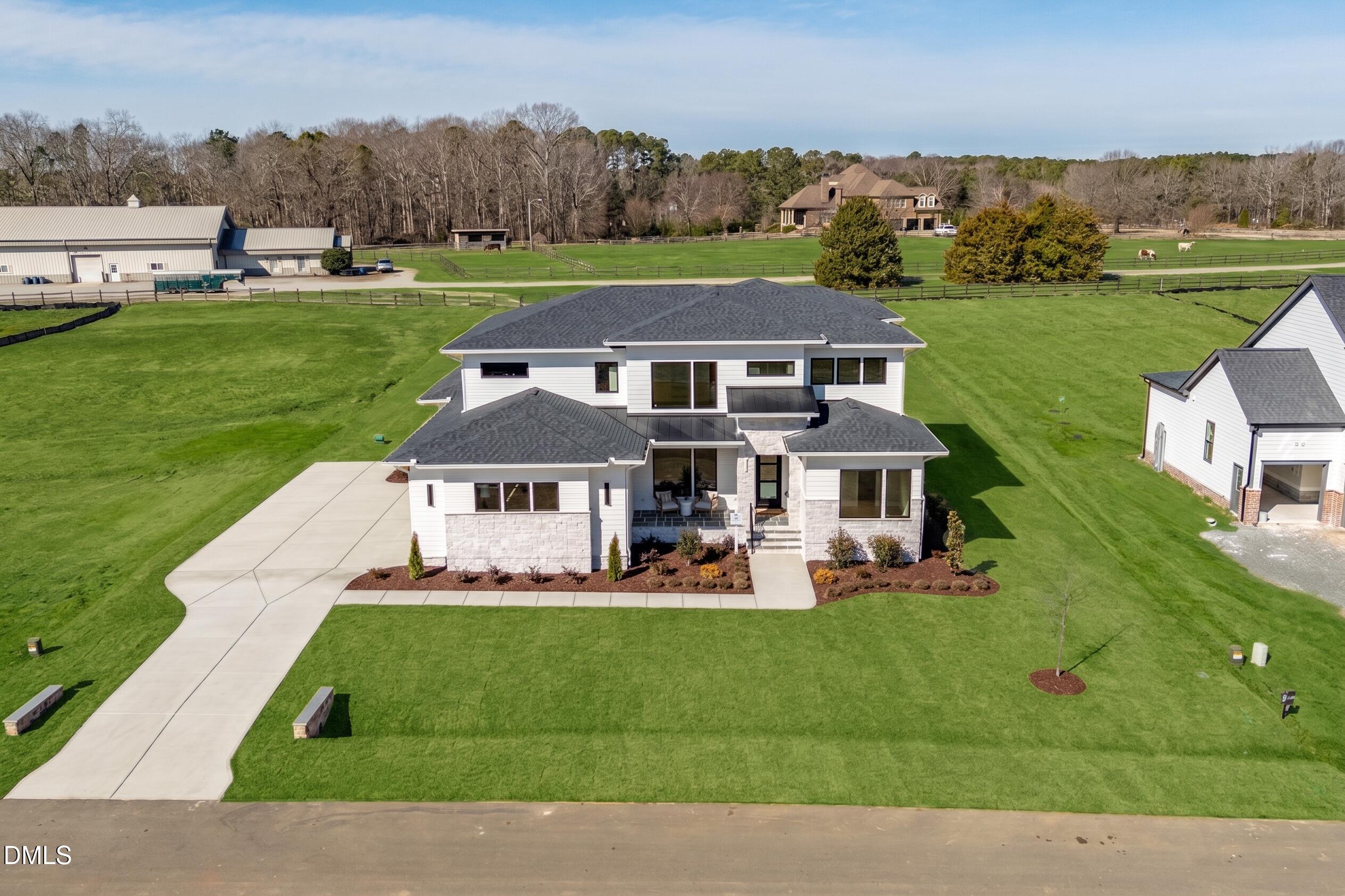 5856 Carriage Gate Drive