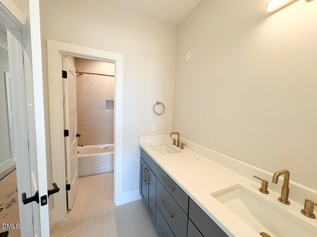 5848 Carriage Gate Drive