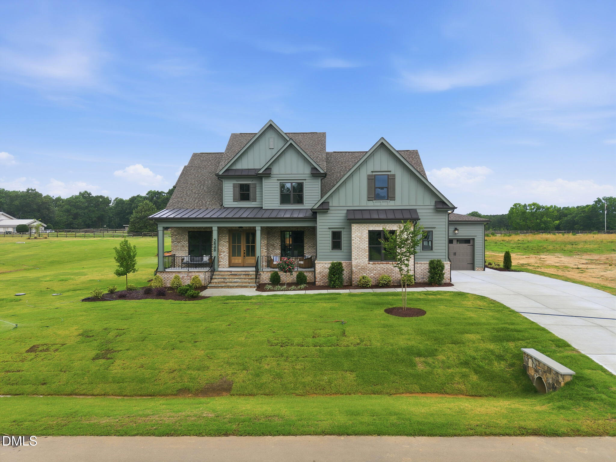5848 Carriage Gate Drive
