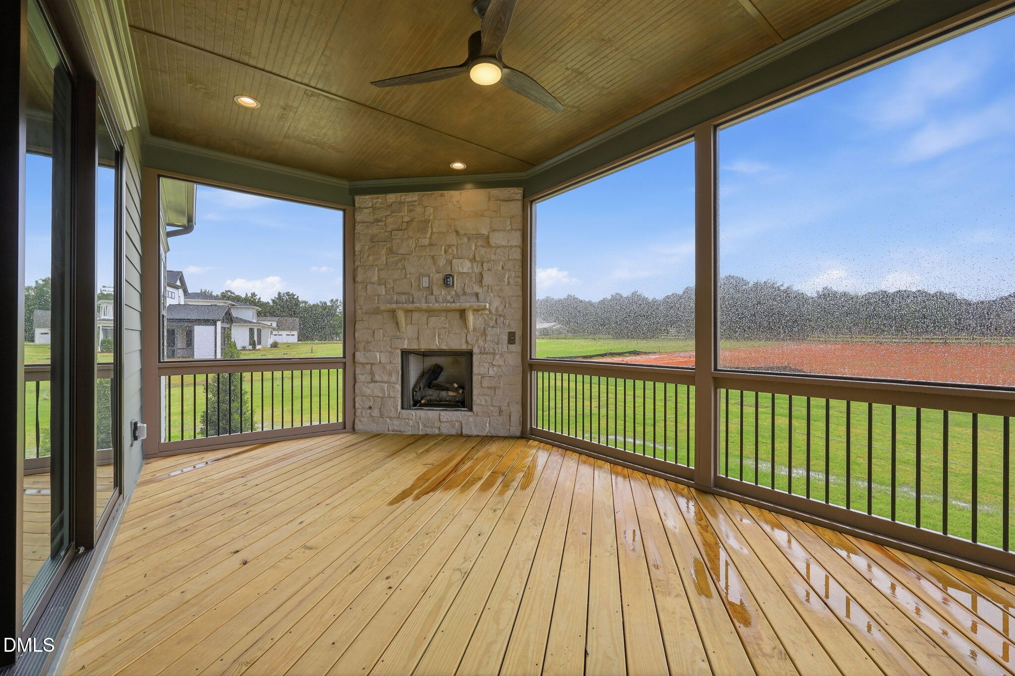 5848 Carriage Gate Drive