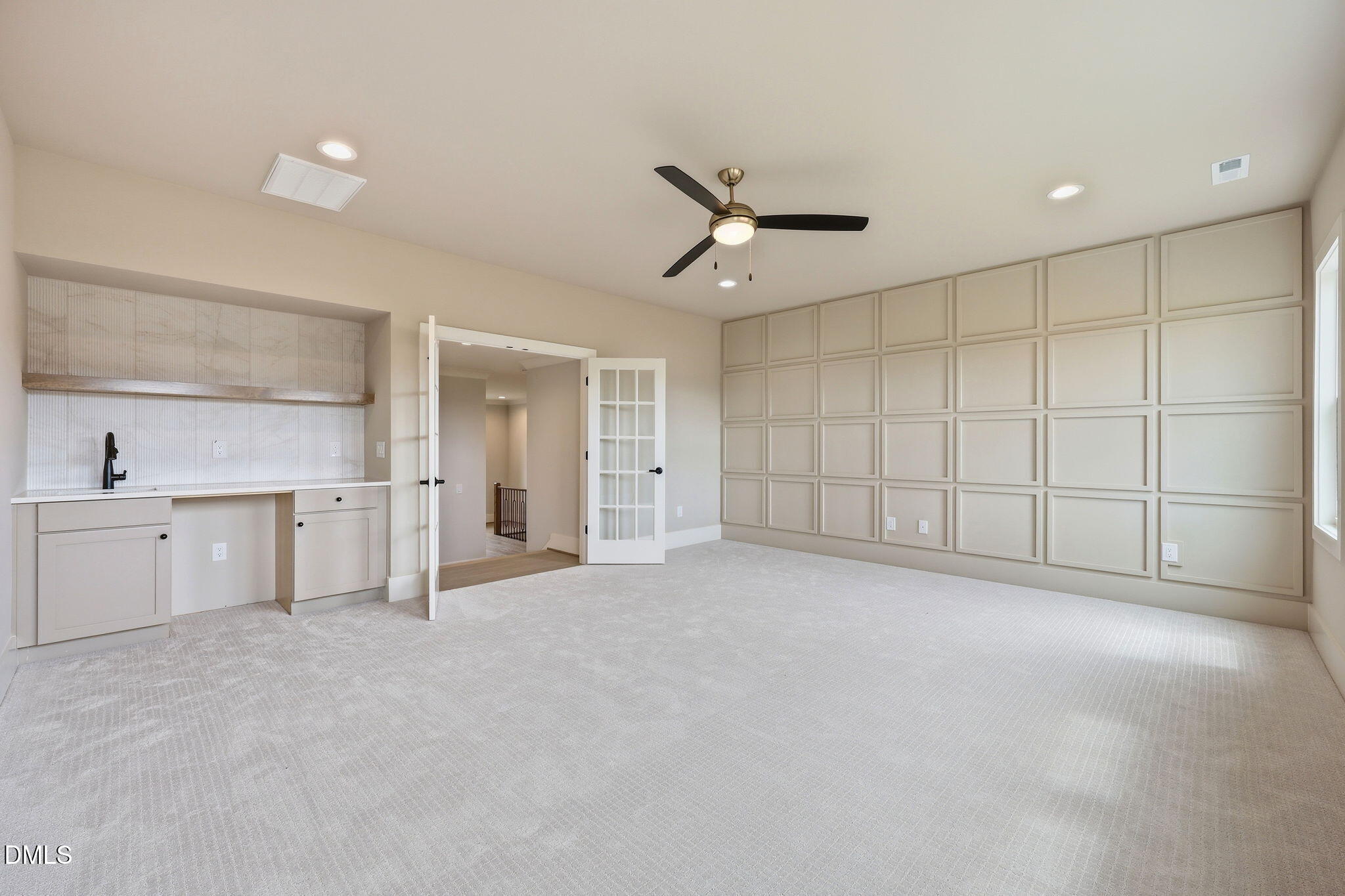 5848 Carriage Gate Drive