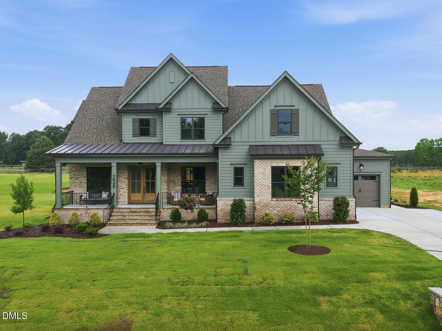 5848 Carriage Gate Drive