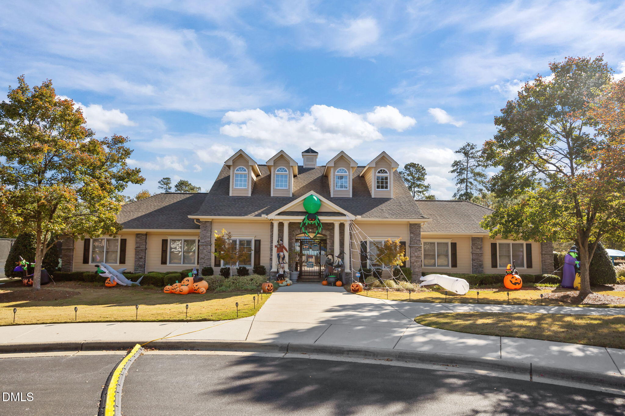2464 Everstone Road