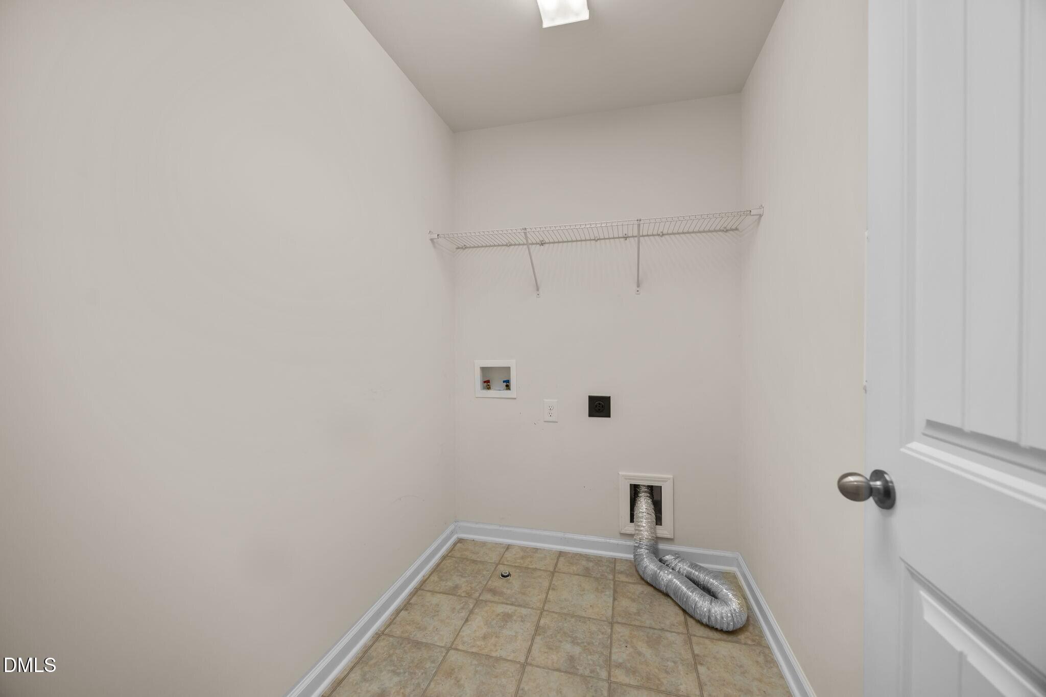 2464 Everstone Road