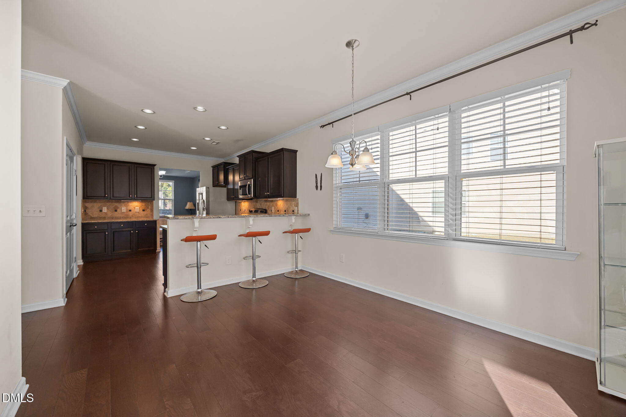 2464 Everstone Road