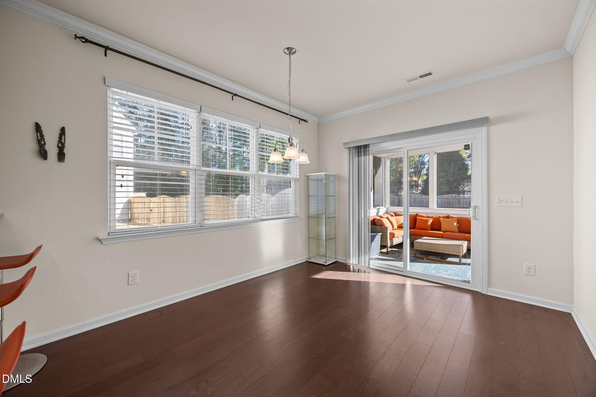 2464 Everstone Road